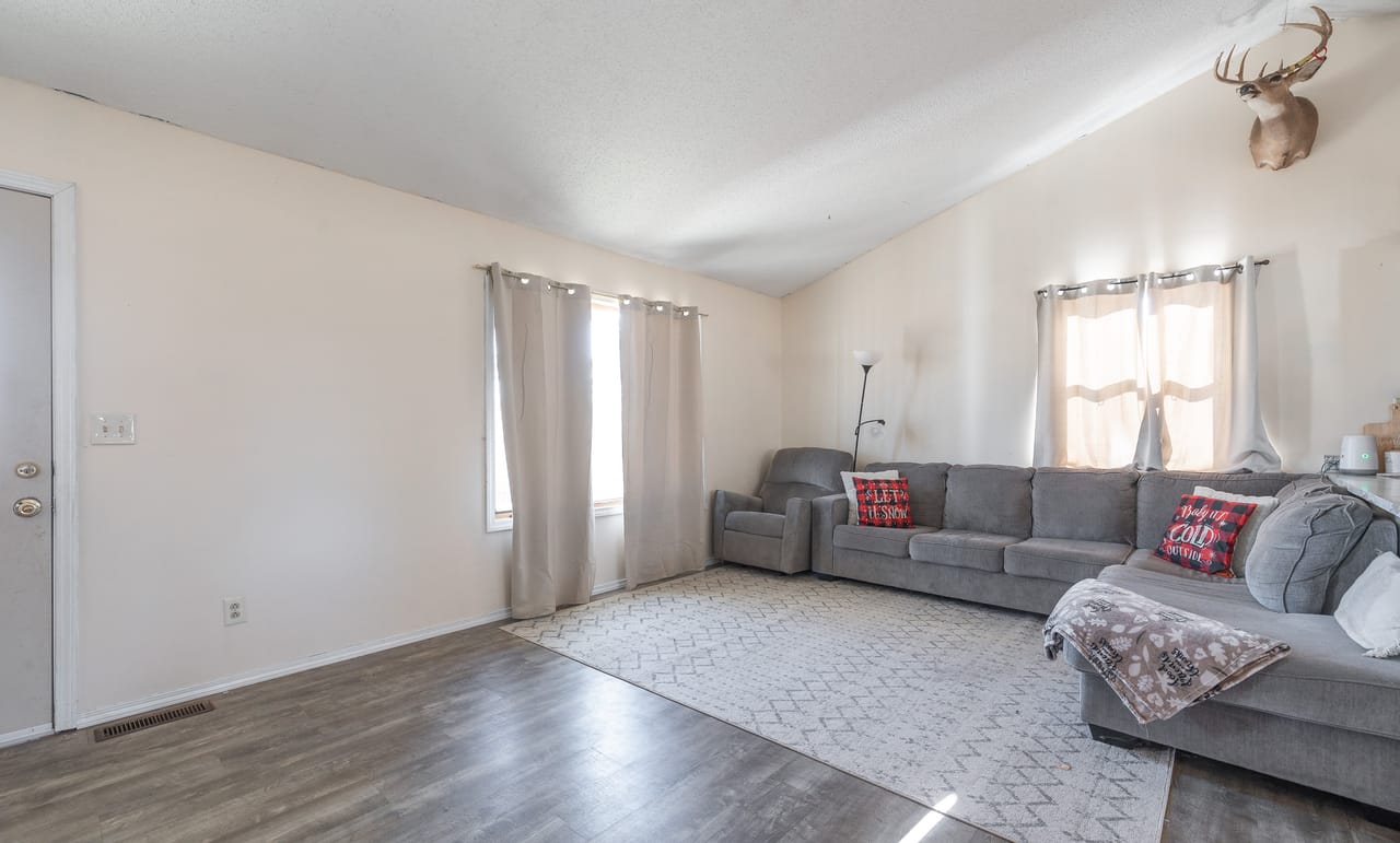 Listing Image 64