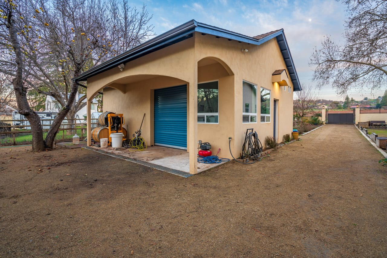 Listing Image 53