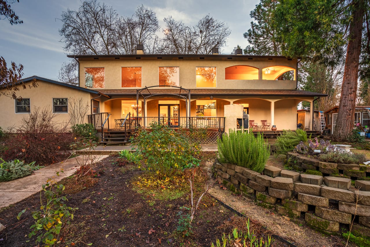 Listing Image 5