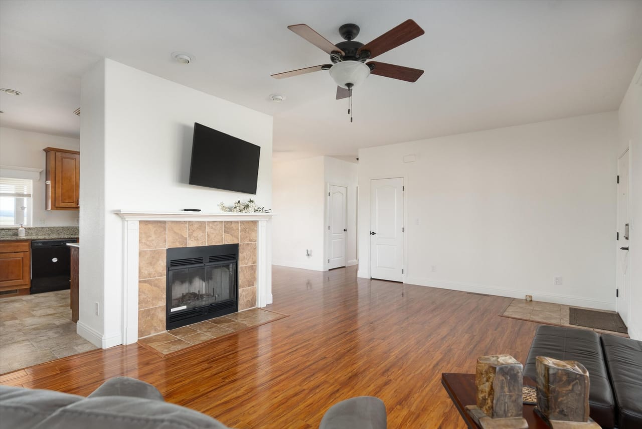 Listing Image 80