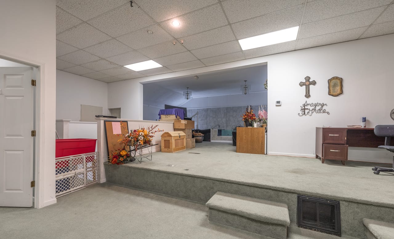 Listing Image 39