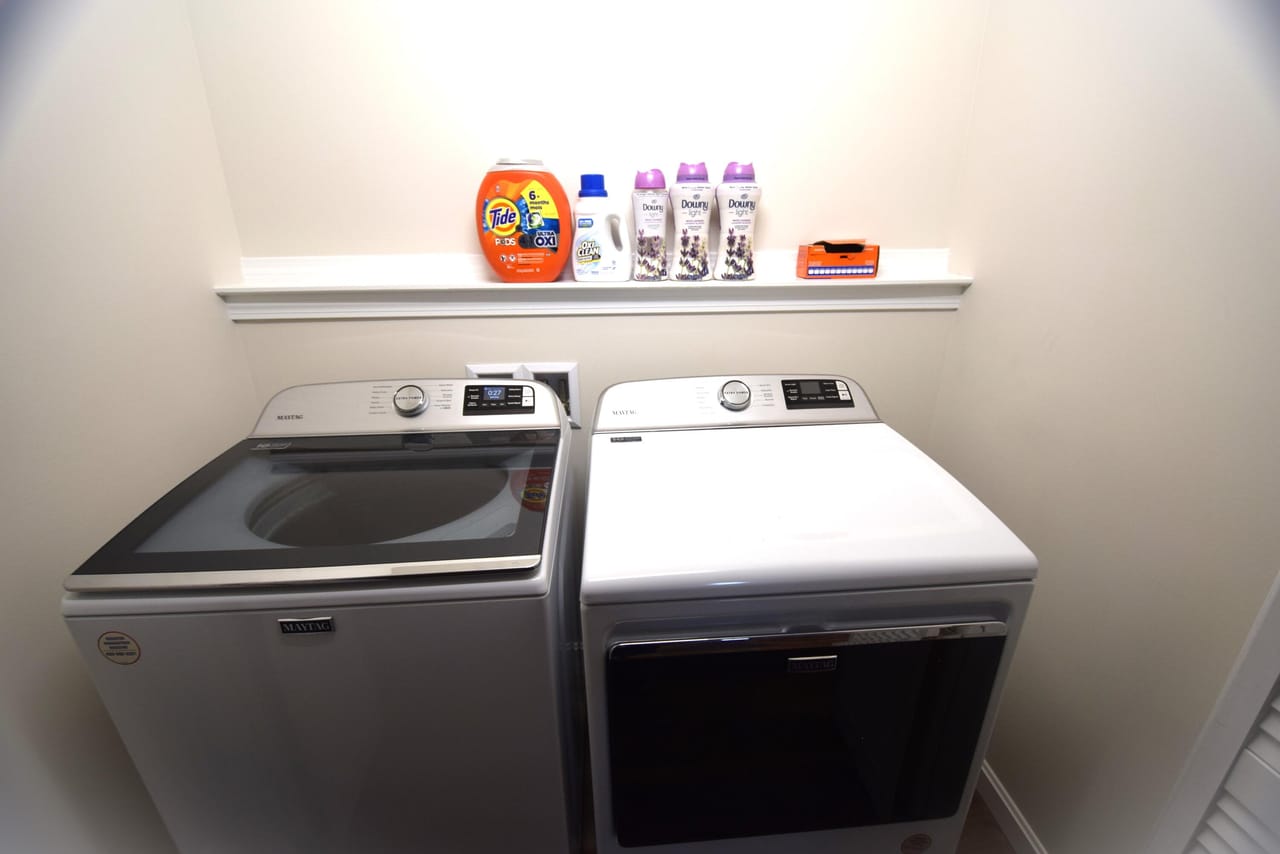 Listing Image 6