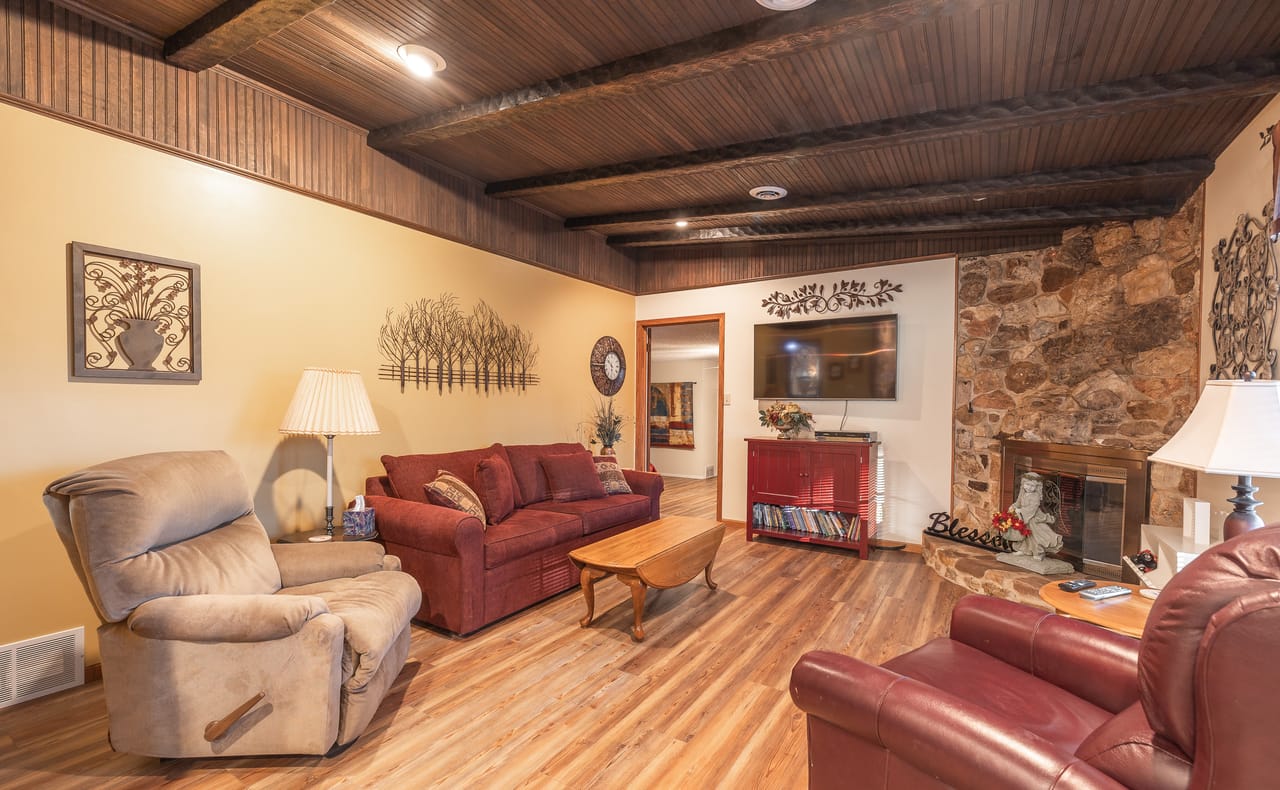 Listing Image 9