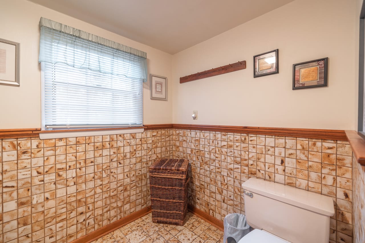 Listing Image 16