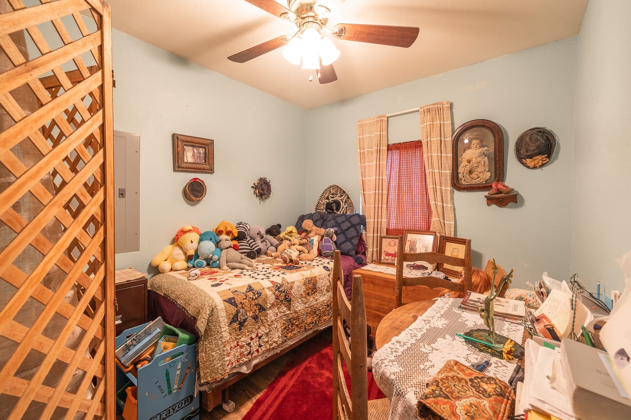 Listing Image 5