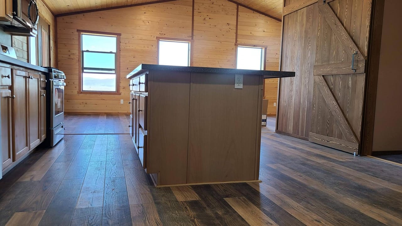 Listing Image 6