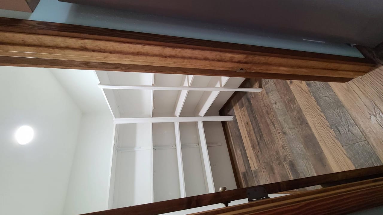 Listing Image 10