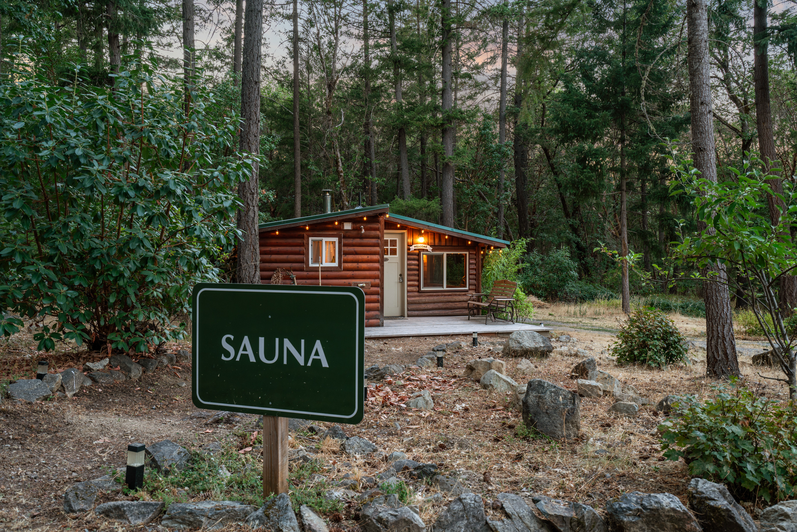 Applegate River Retreat - 11677 Hwy 238