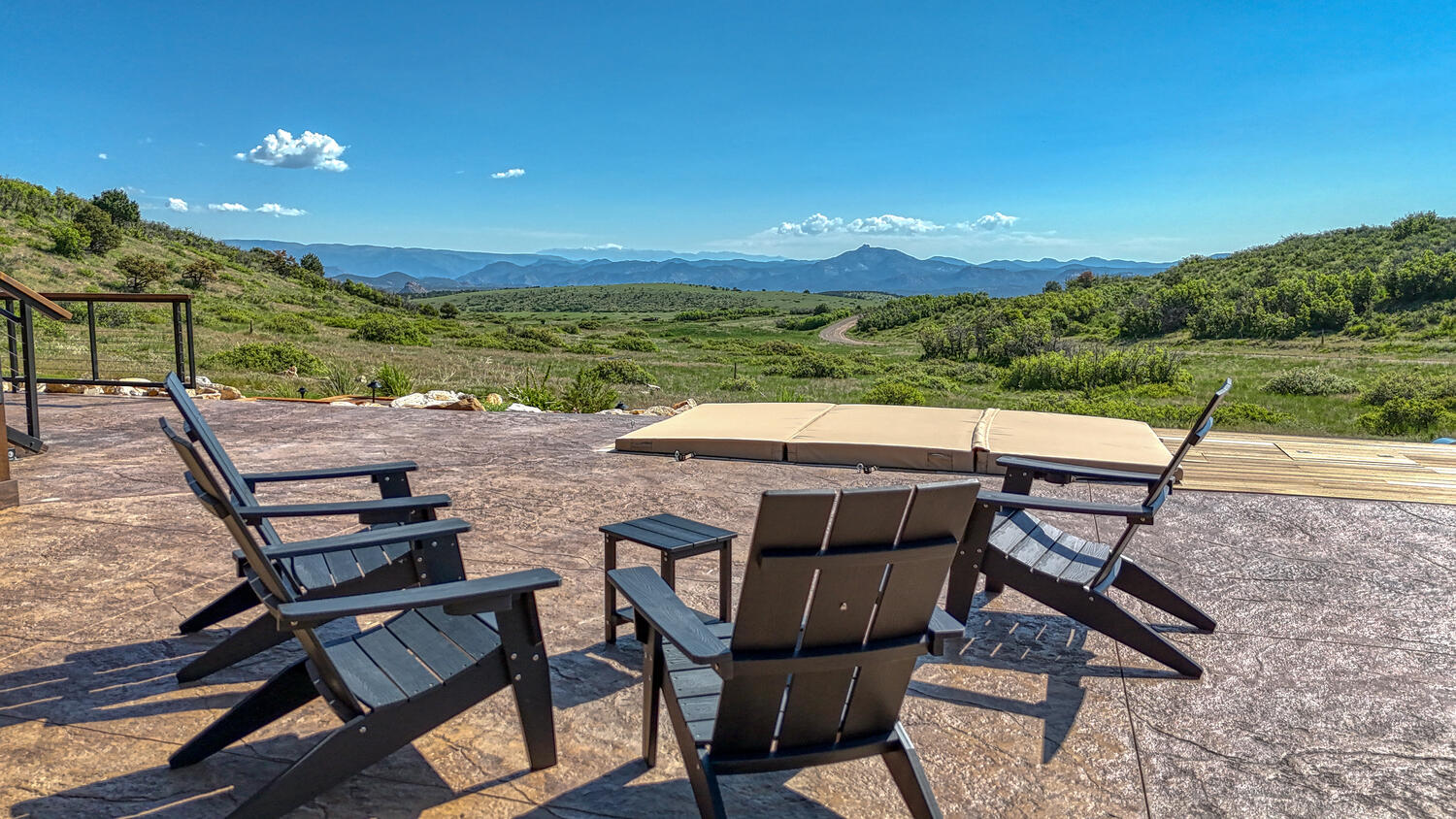 An heirloom-quality ranch estate set on 100 private acres at Maytag Mountain Ranch.