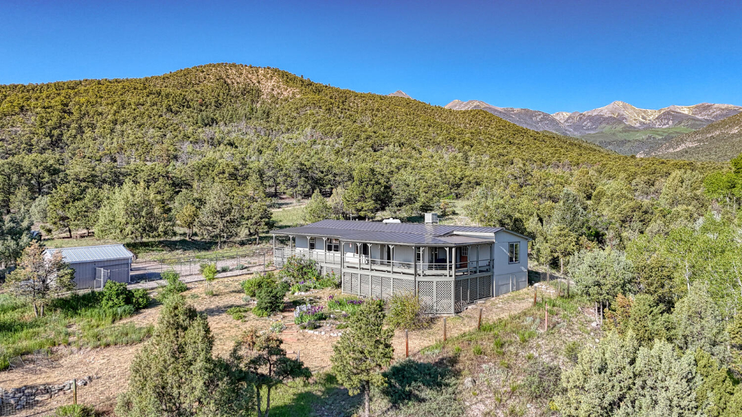 A true Colorado Mountain retreat!