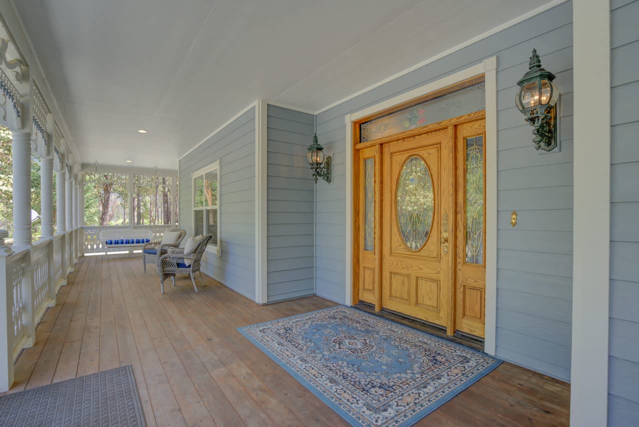 Victorian and Shop on 6 Acres