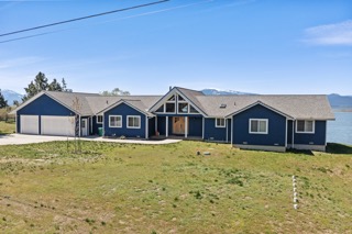 Stunning Lakefront Home Living on Agency Lake 38038 Modoc Point Rd, Chiloquin, OR