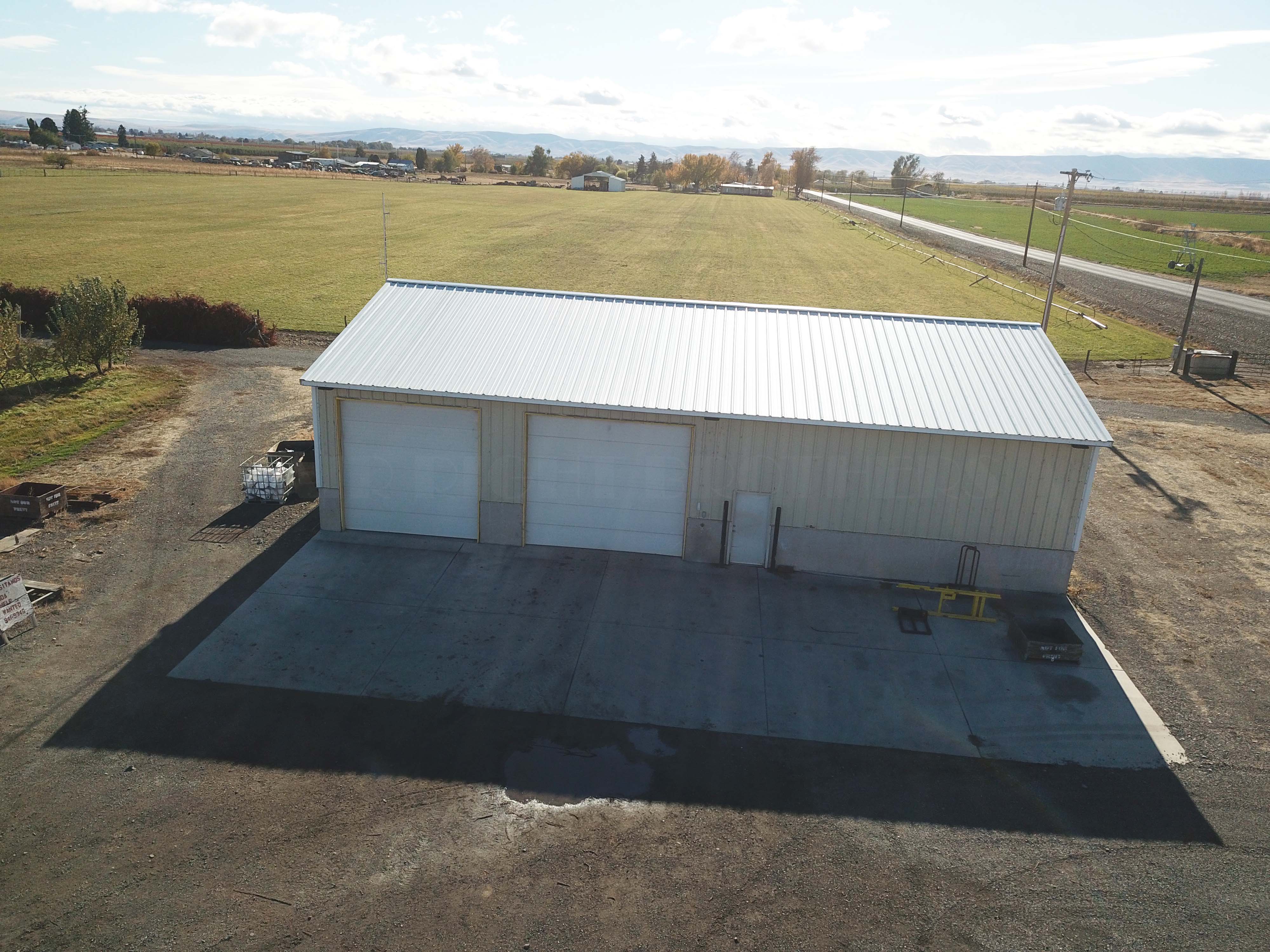 Apple Orchard w Equipment, House and Shops!