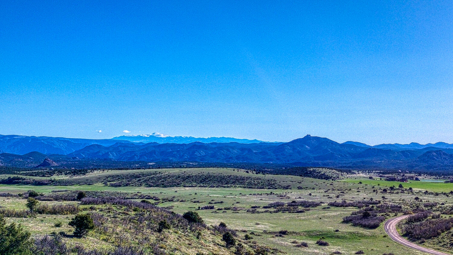 An heirloom-quality ranch estate set on 100 private acres at Maytag Mountain Ranch.
