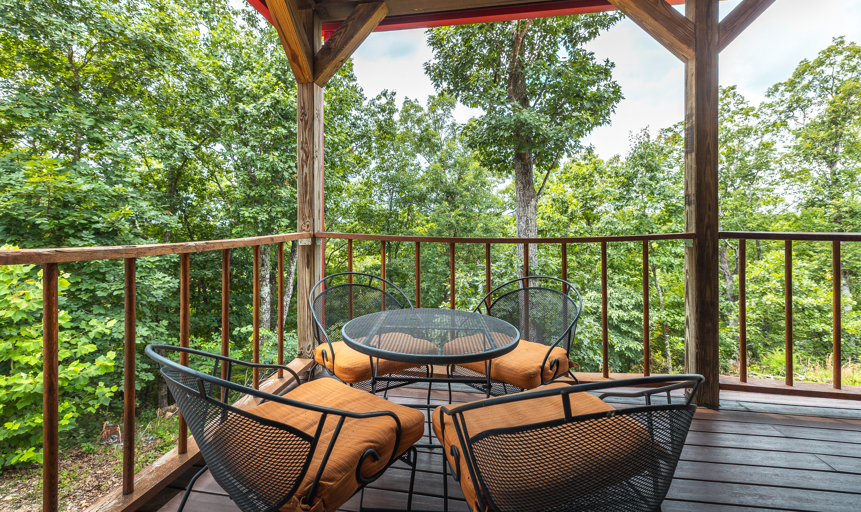 Pinnacle Lake Cabin
