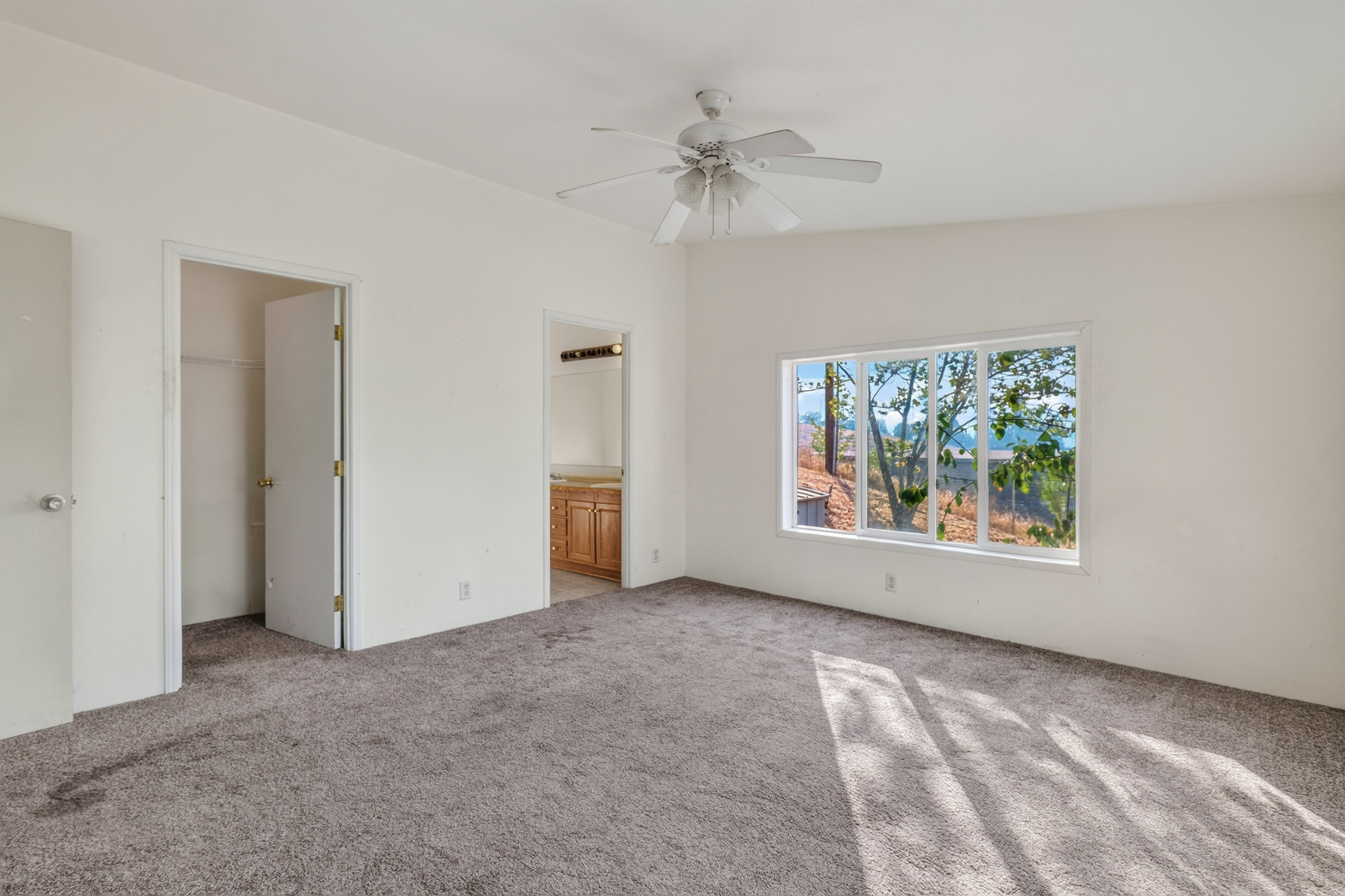 Listing Image 58