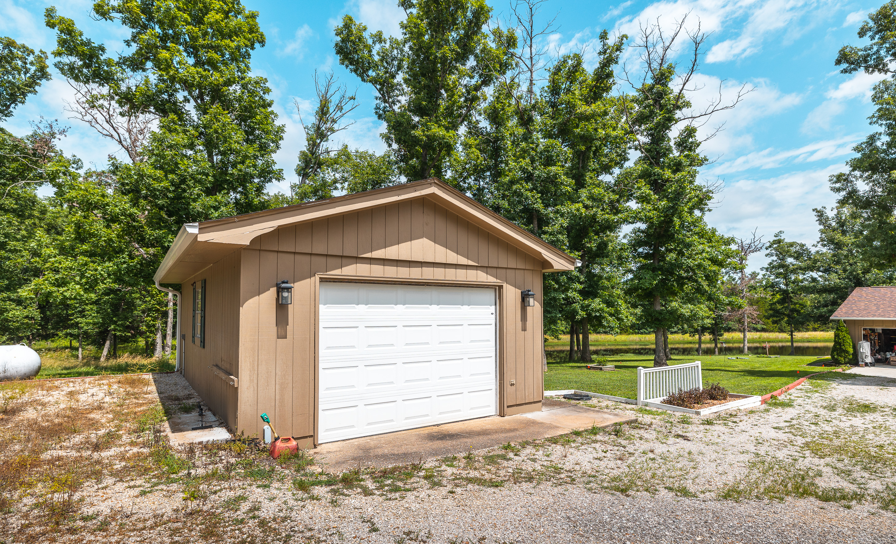 Pleasant Ridge Lake & Home