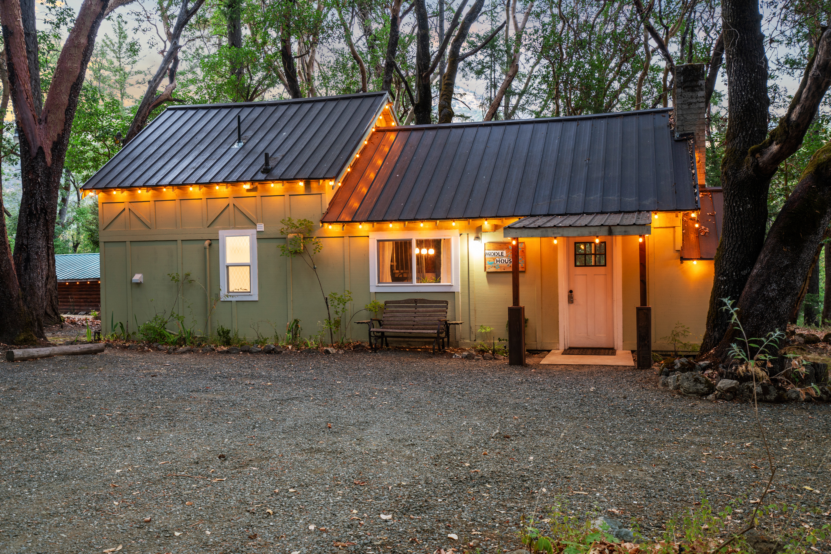 Applegate River Retreat - 11677 Hwy 238