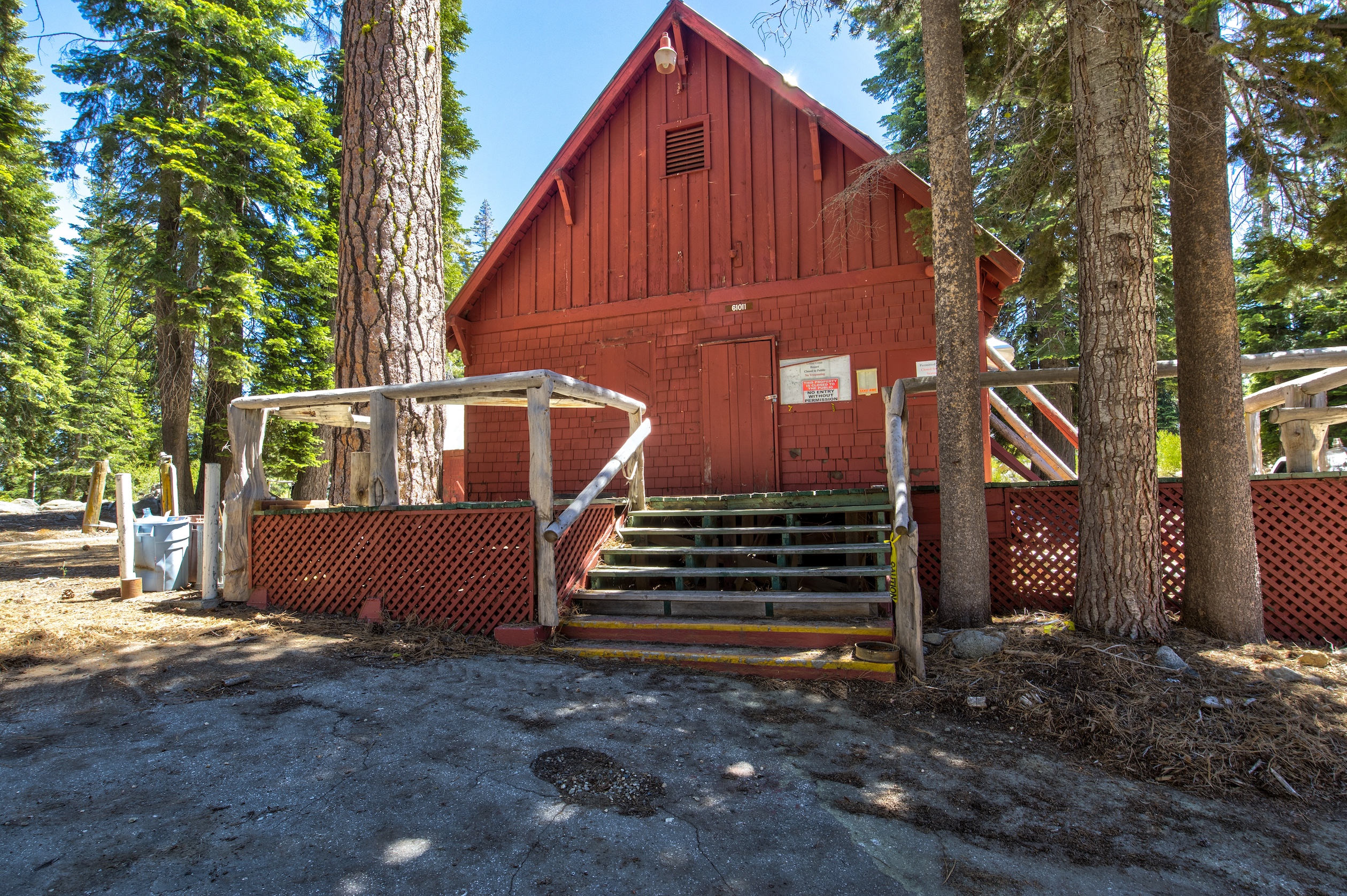 Listing Image 4