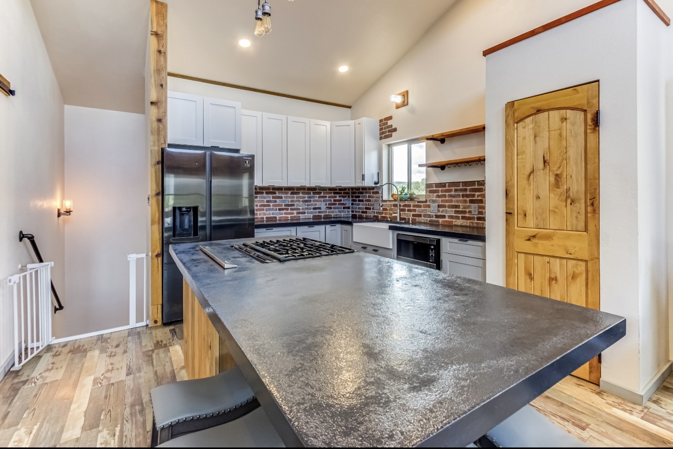 33154 Oak Park Drive