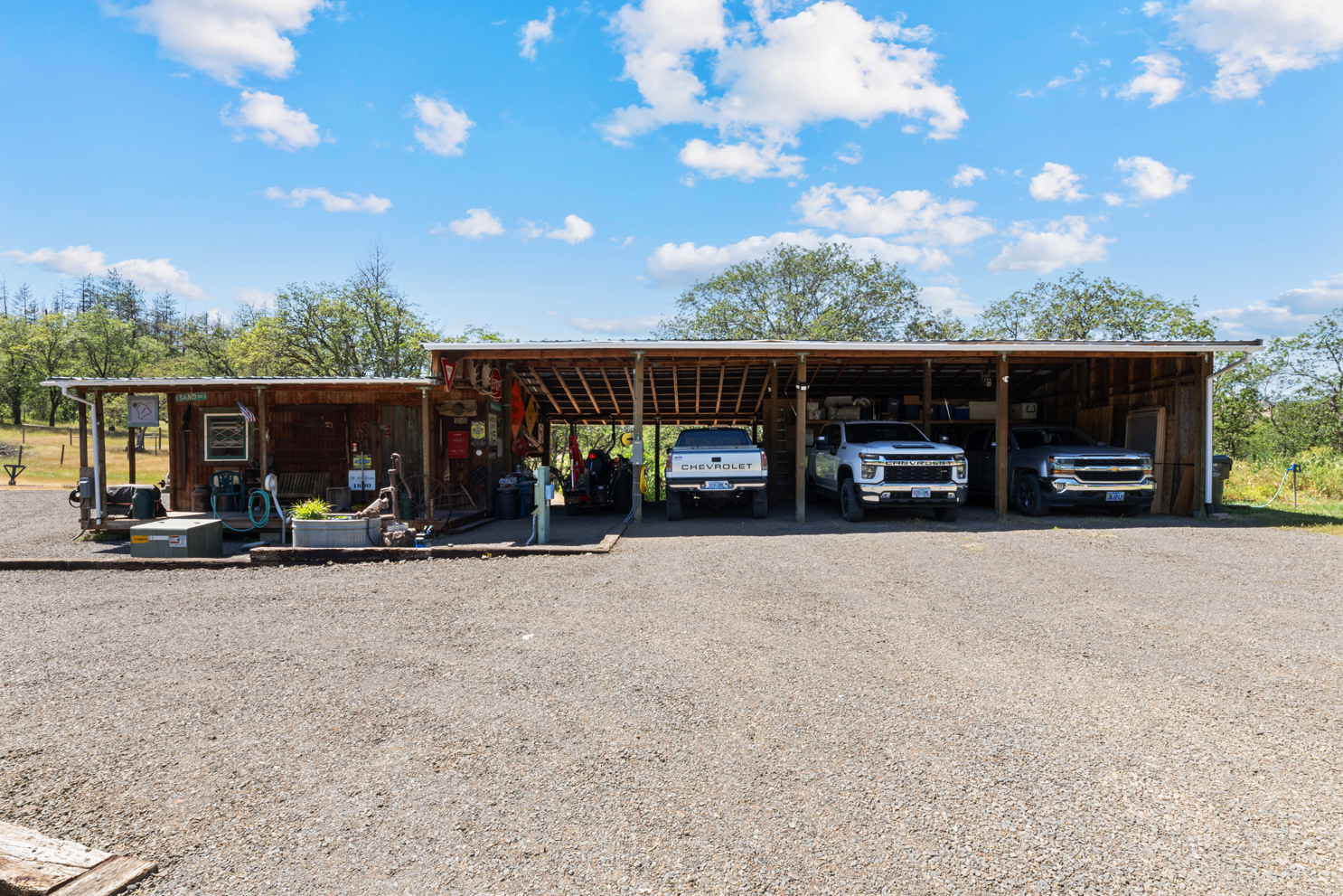 Listing Image 12
