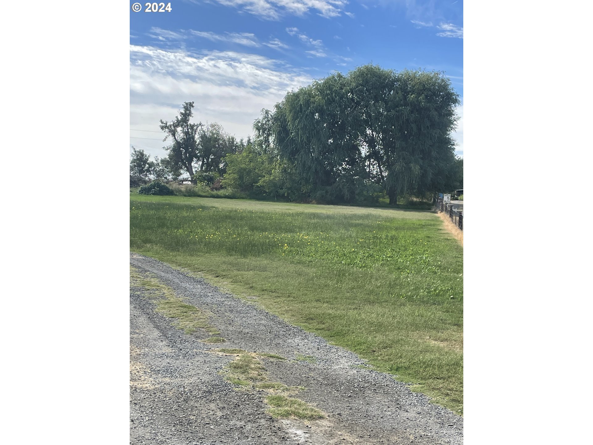 Irrigated ground/Exceptional Duck Hunting Grounds with buildable lots for a hunting retreat.