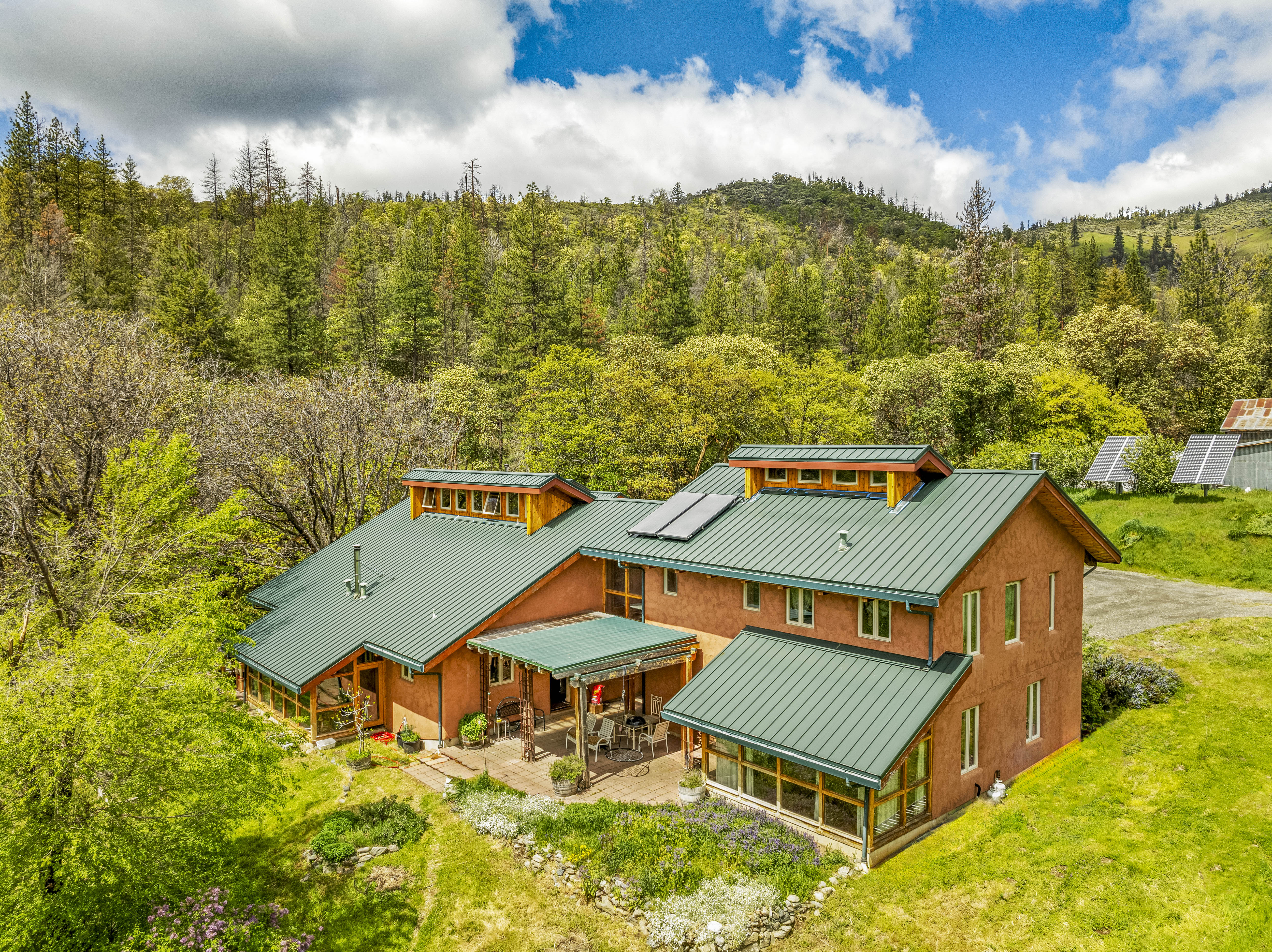 Wolf Gulch Farm - 7000 Little Applegate Road