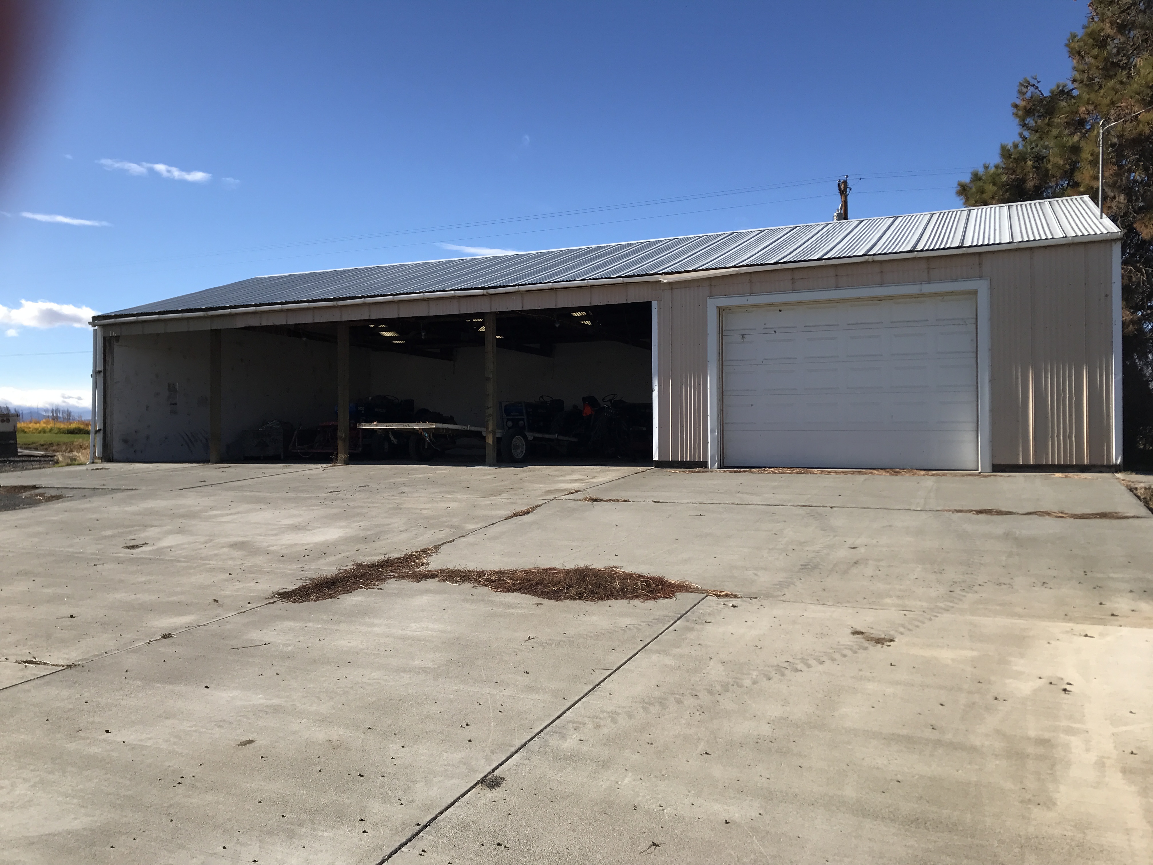 Apple Orchard w Equipment, House and Shops!