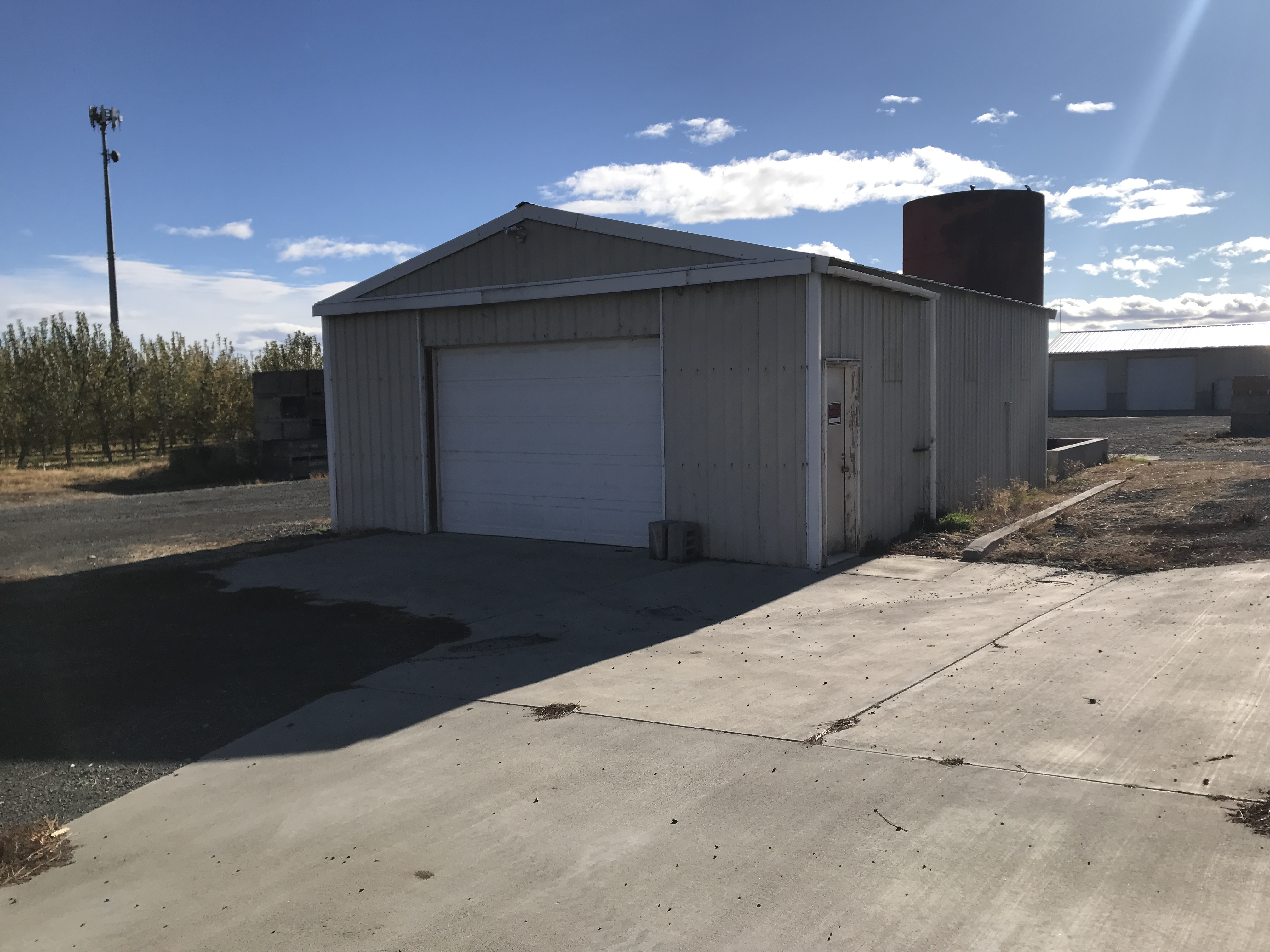 Apple Orchard w Equipment, House and Shops!