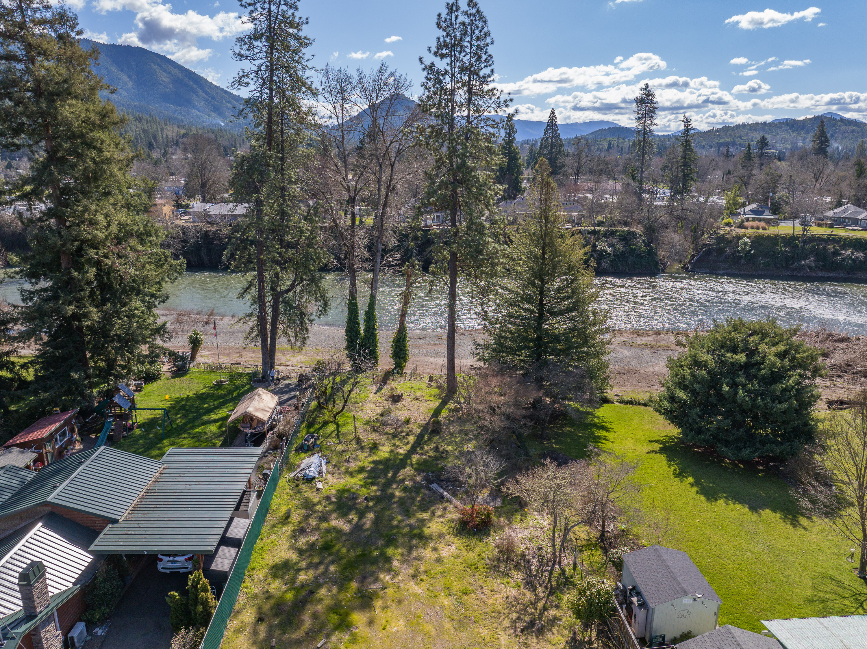 1455 SE Rogue Drive