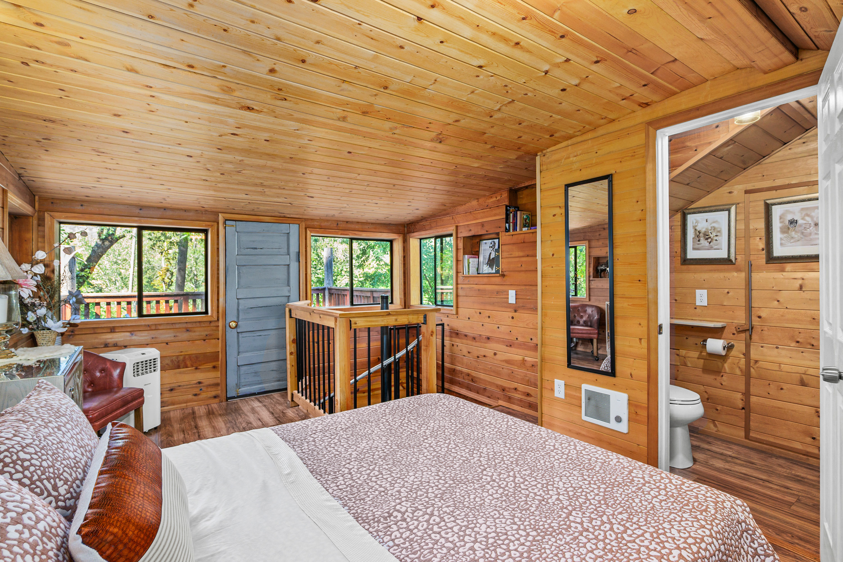 Applegate River Retreat - 11677 Hwy 238
