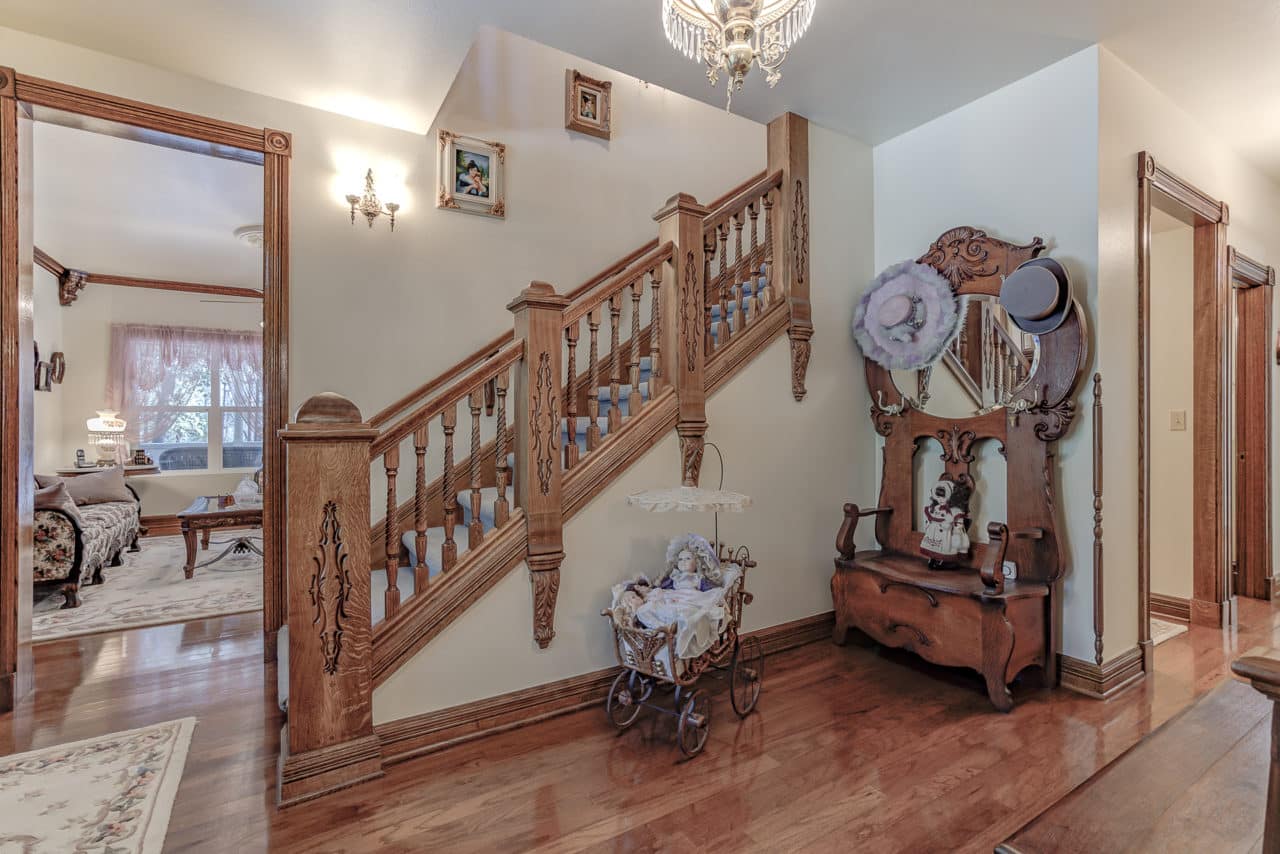 Victorian and Shop on 6 Acres