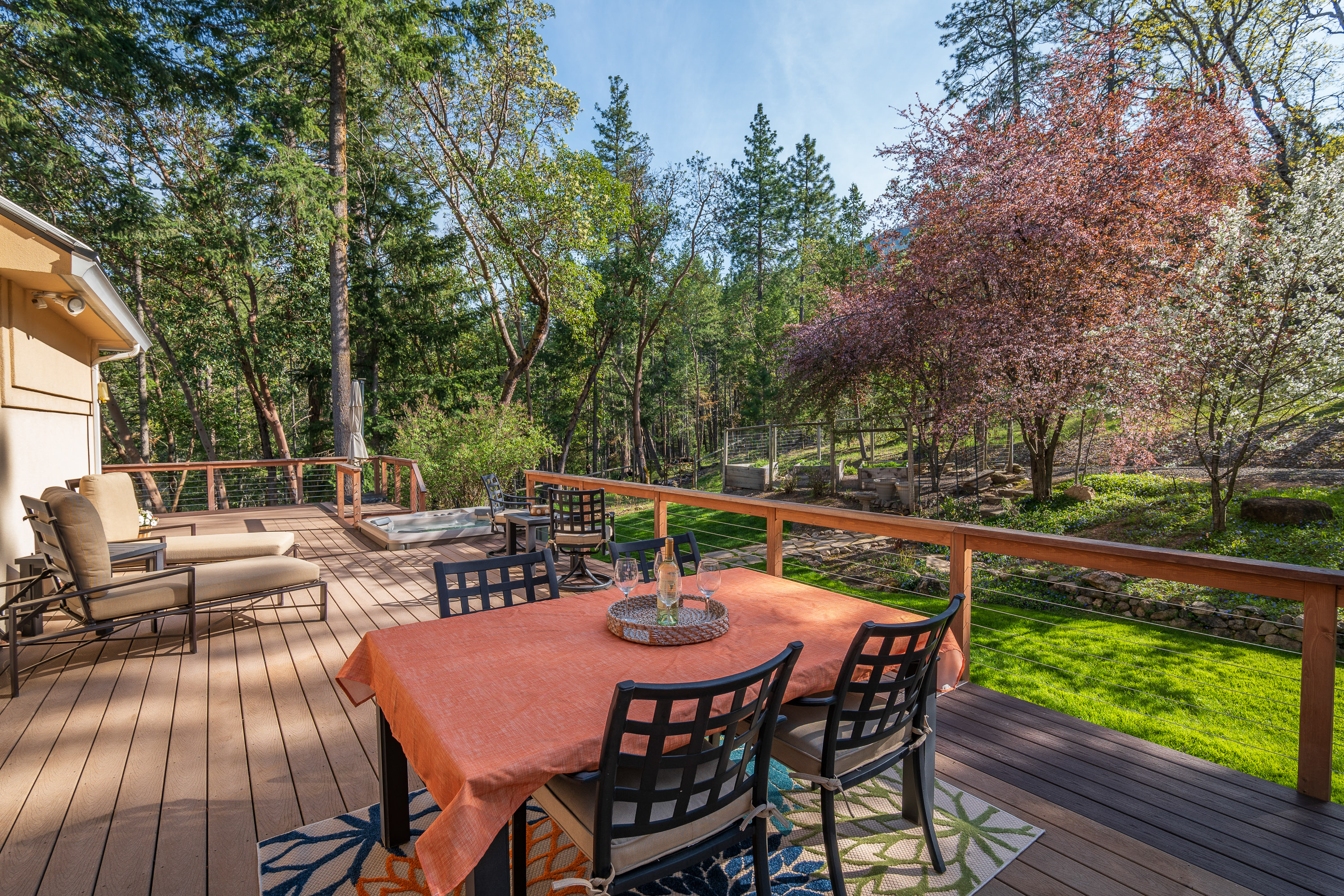 1694 Old Siskiyou Hwy