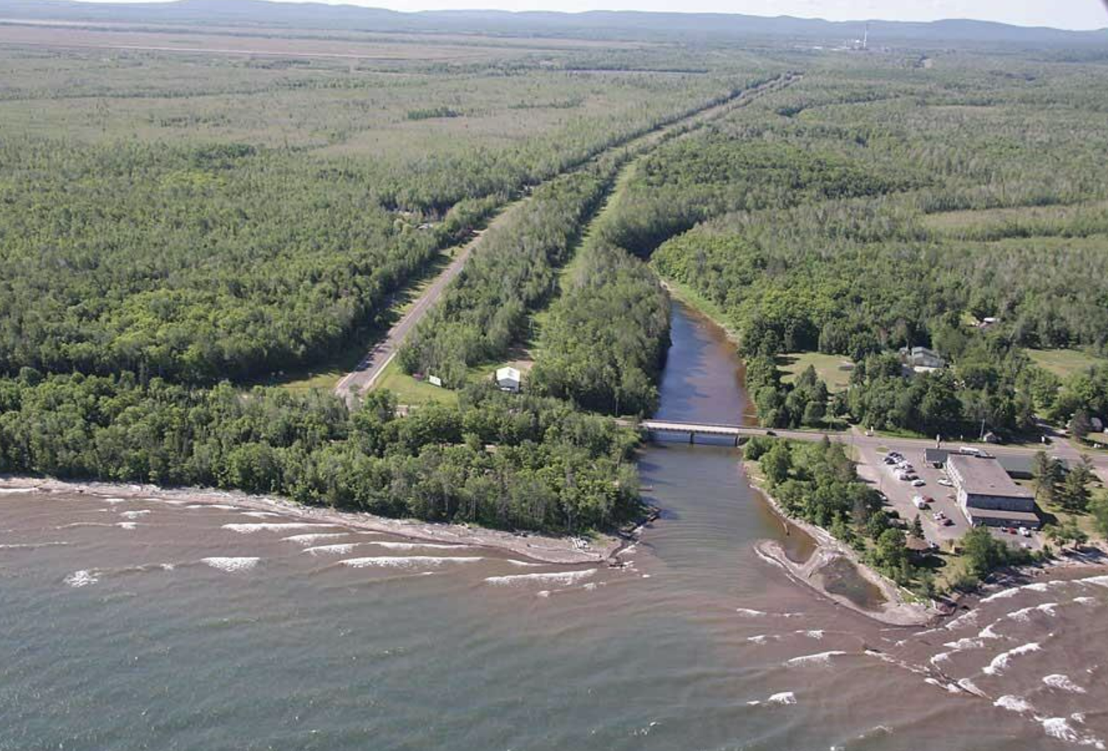 Riverfront with Superior Access 50187997