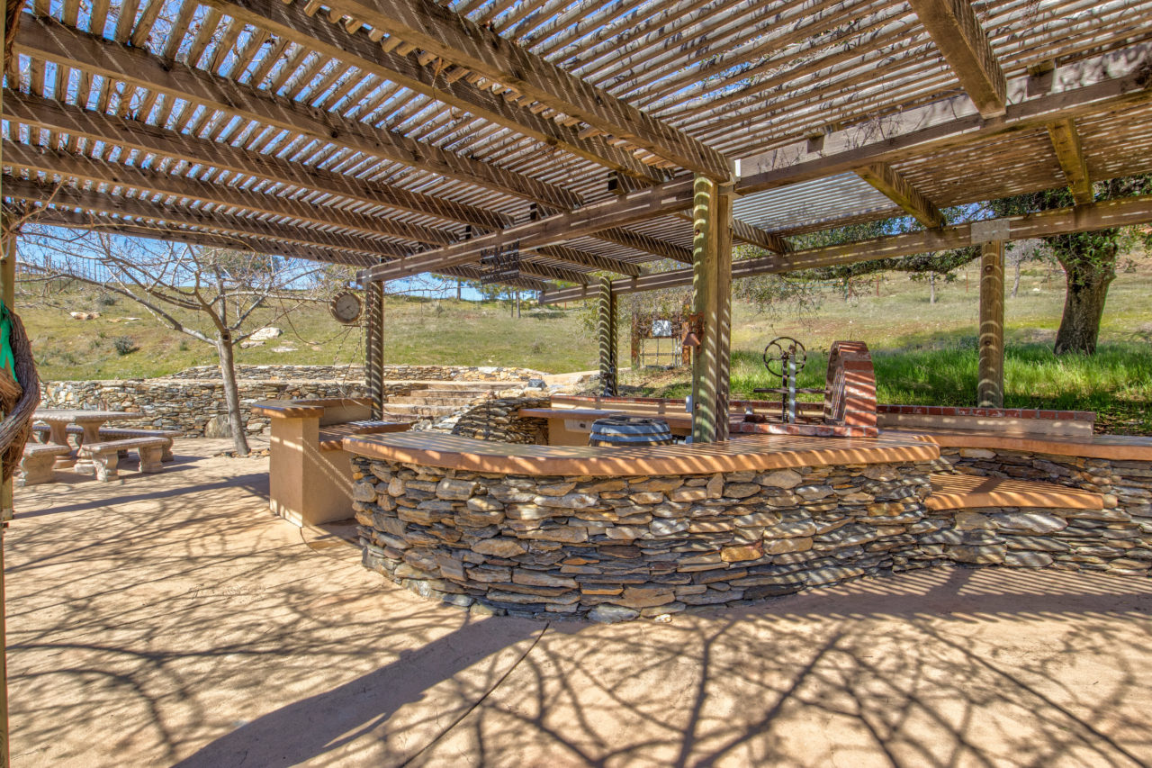 Tailem Bend Ranch and Vineyard