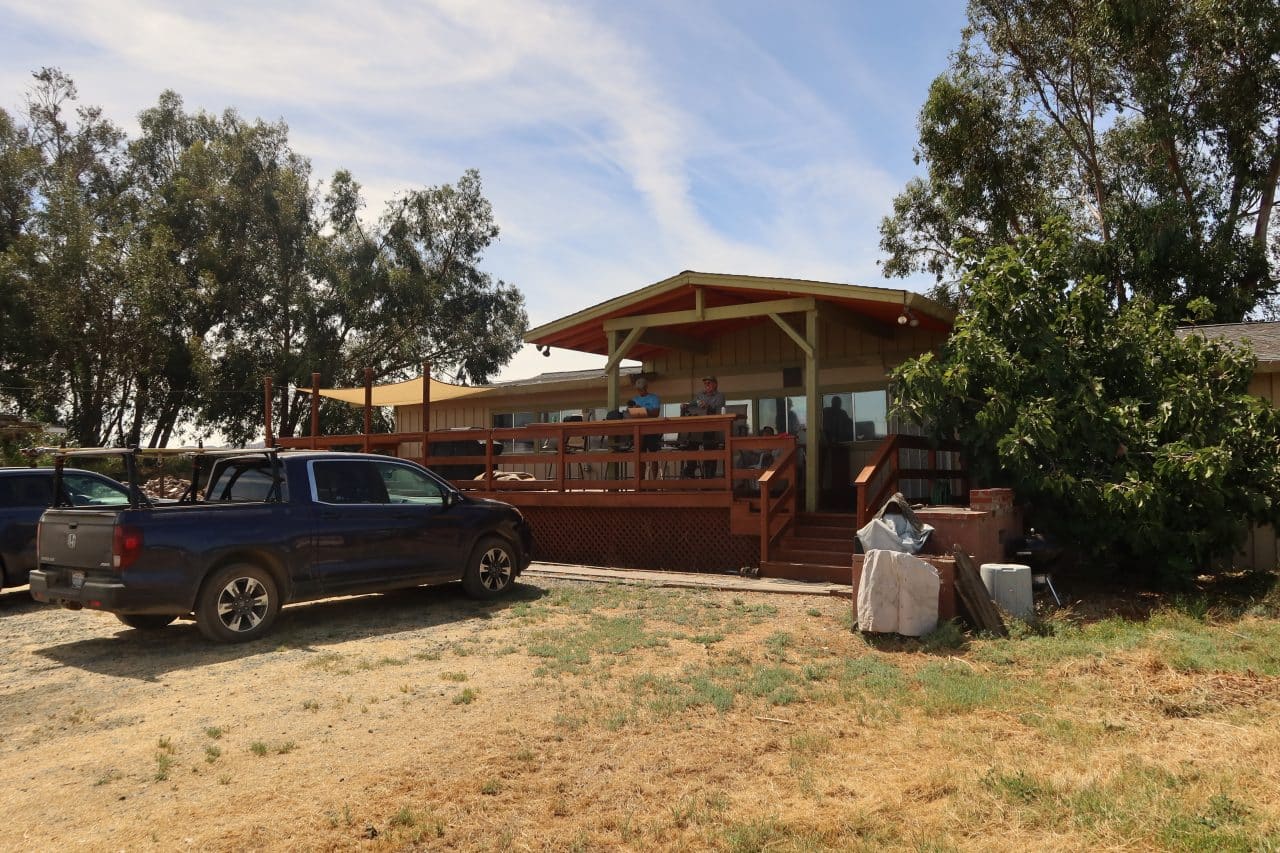 Listing Image 4