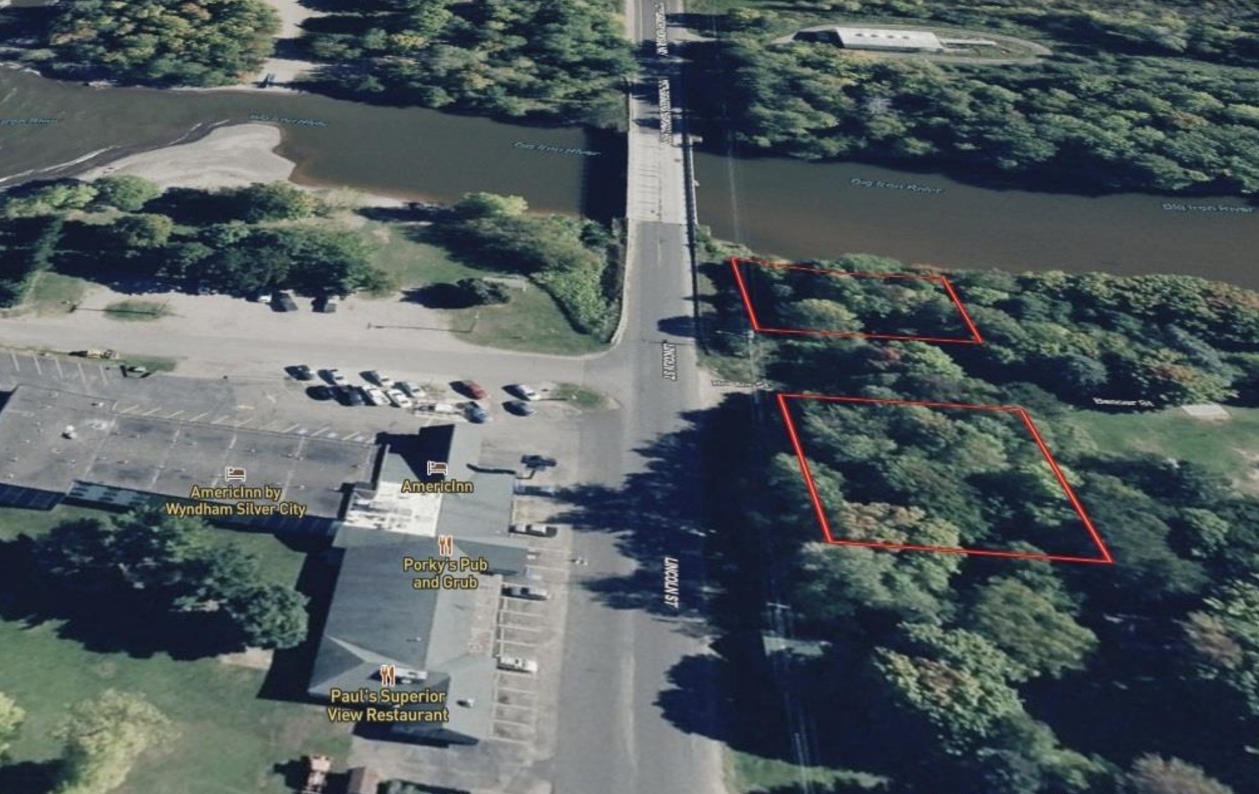 Riverfront with Superior Access 50187997