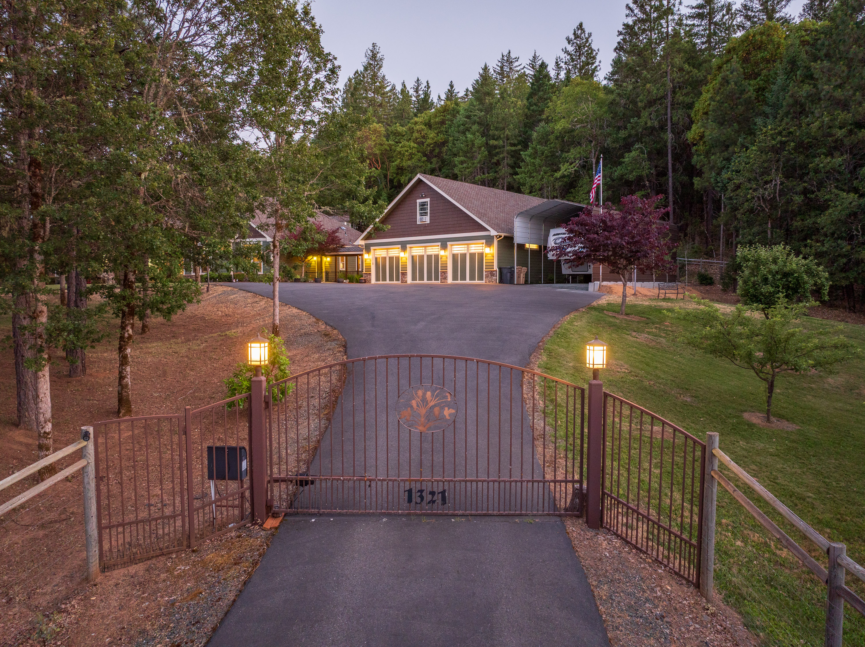 Listing Image 4