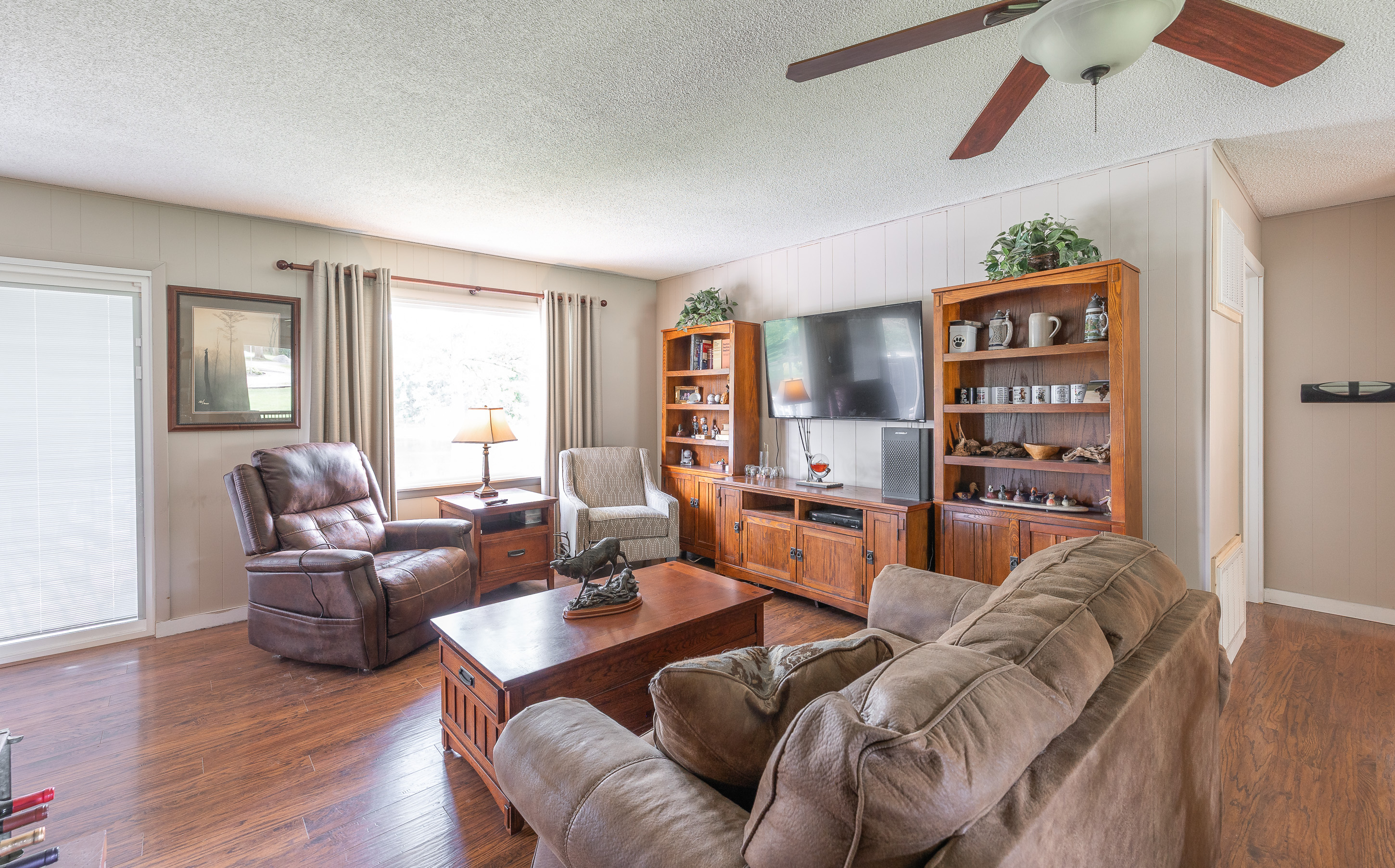 Pleasant Ridge Lake & Home