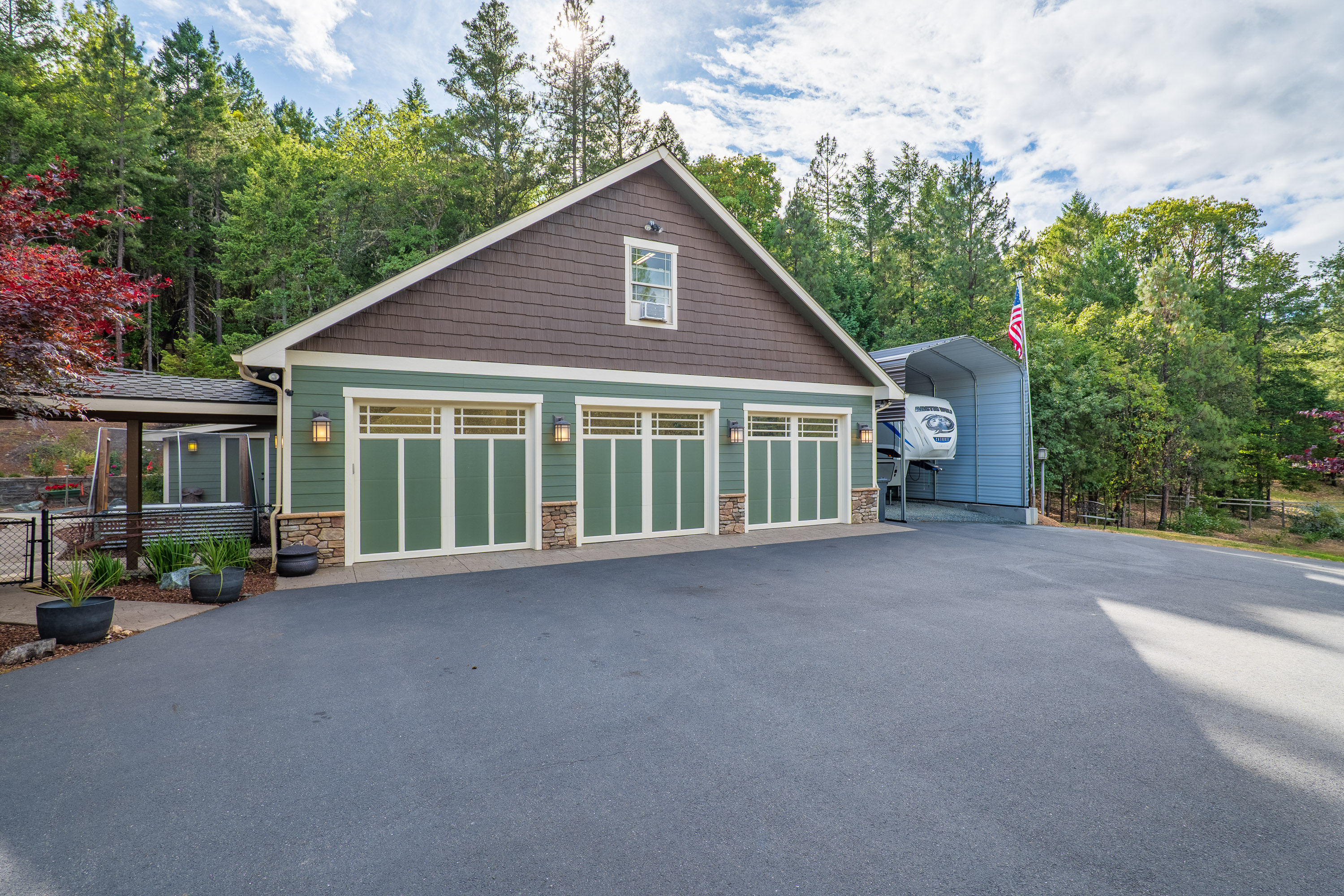 Listing Image 44