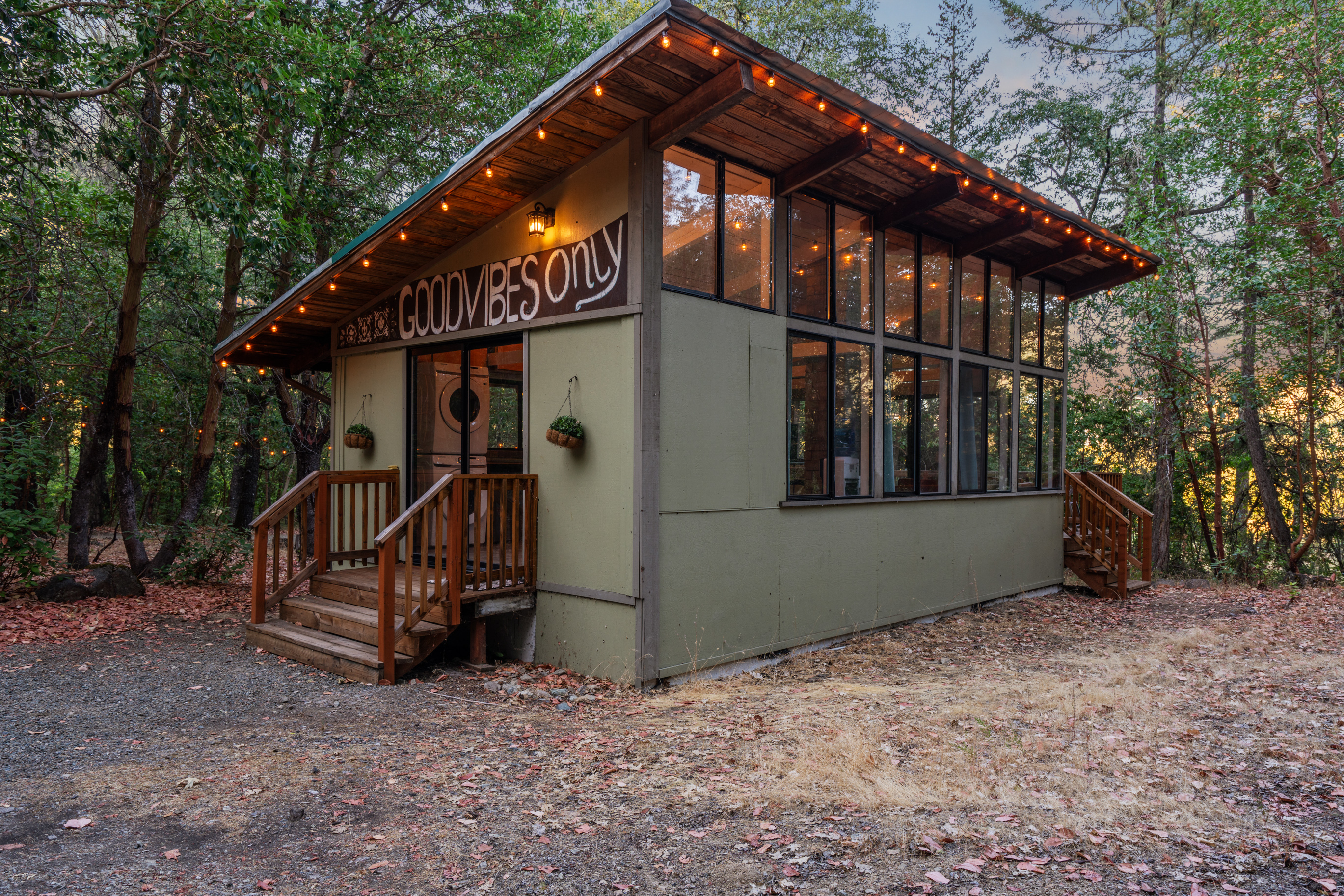 Applegate River Retreat - 11677 Hwy 238