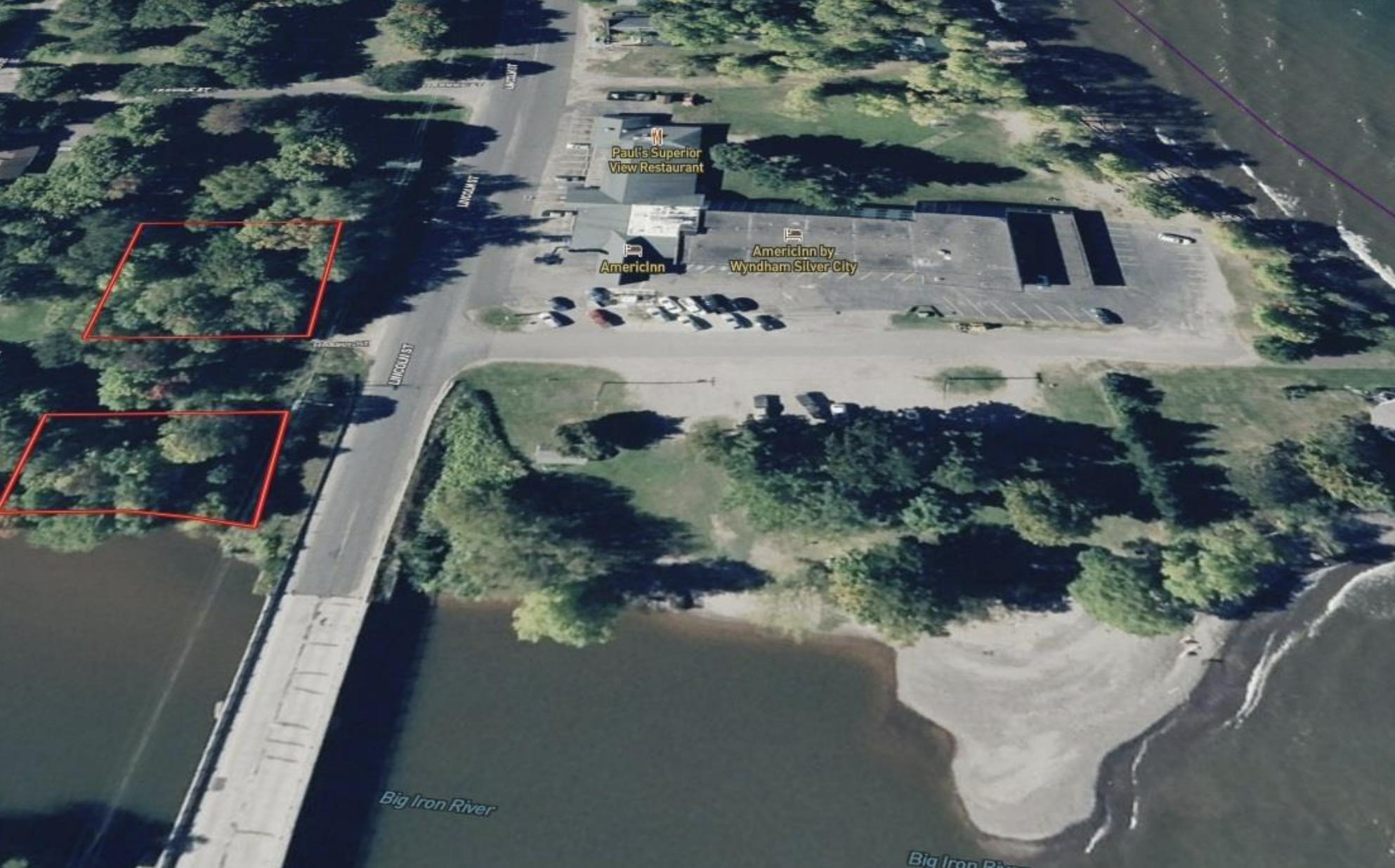 Riverfront with Superior Access 50187997