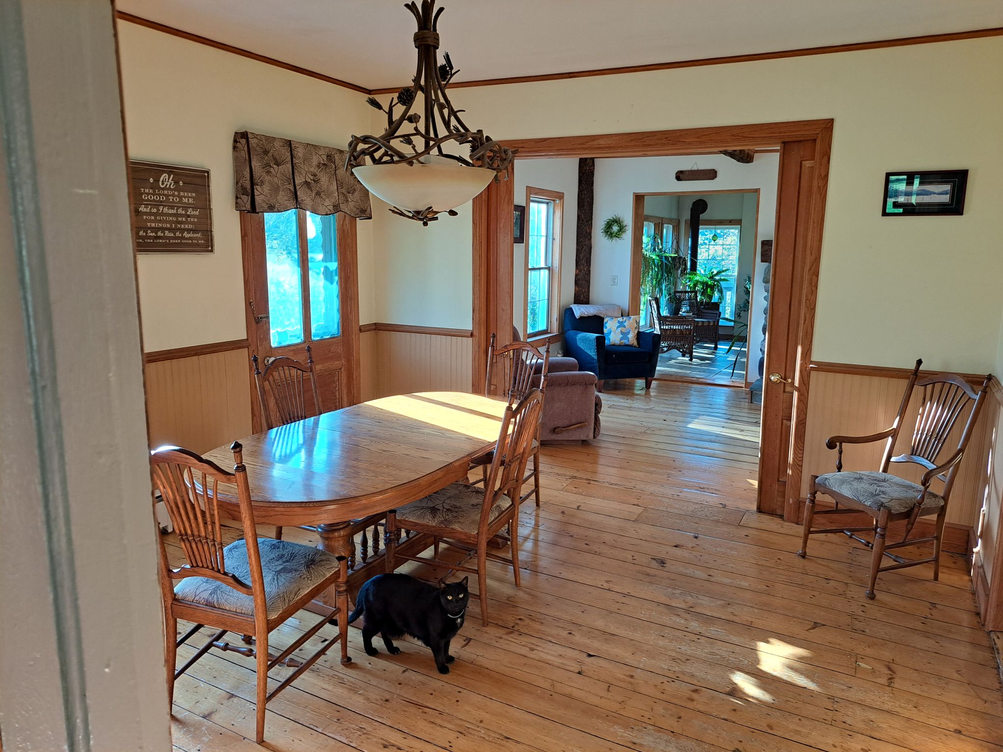 Listing Image 12