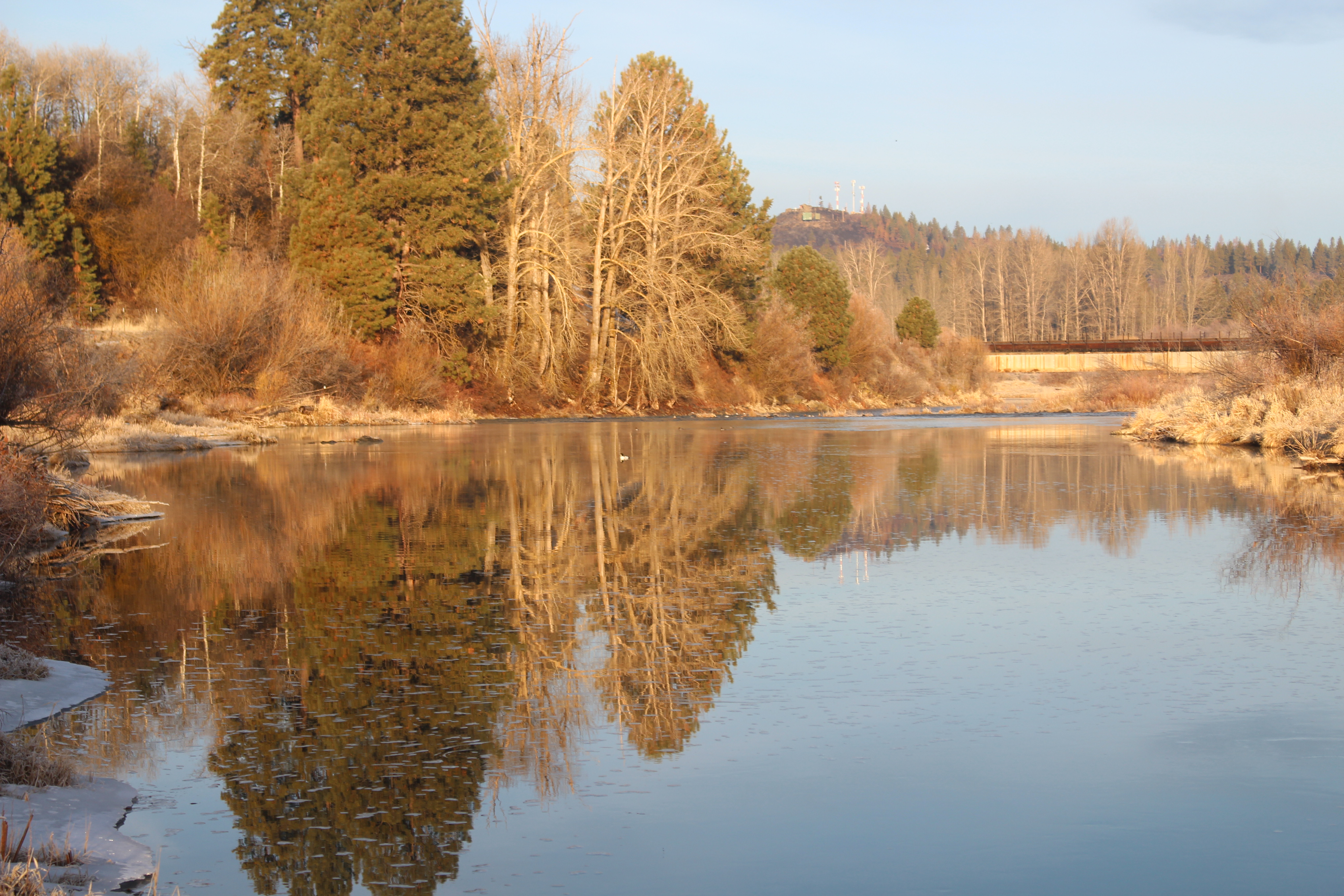 KIRCHER'S WHERE THE COLD-WATER RIVERS MEET THE MOUNTAINS Williamson/Sprague Rivers