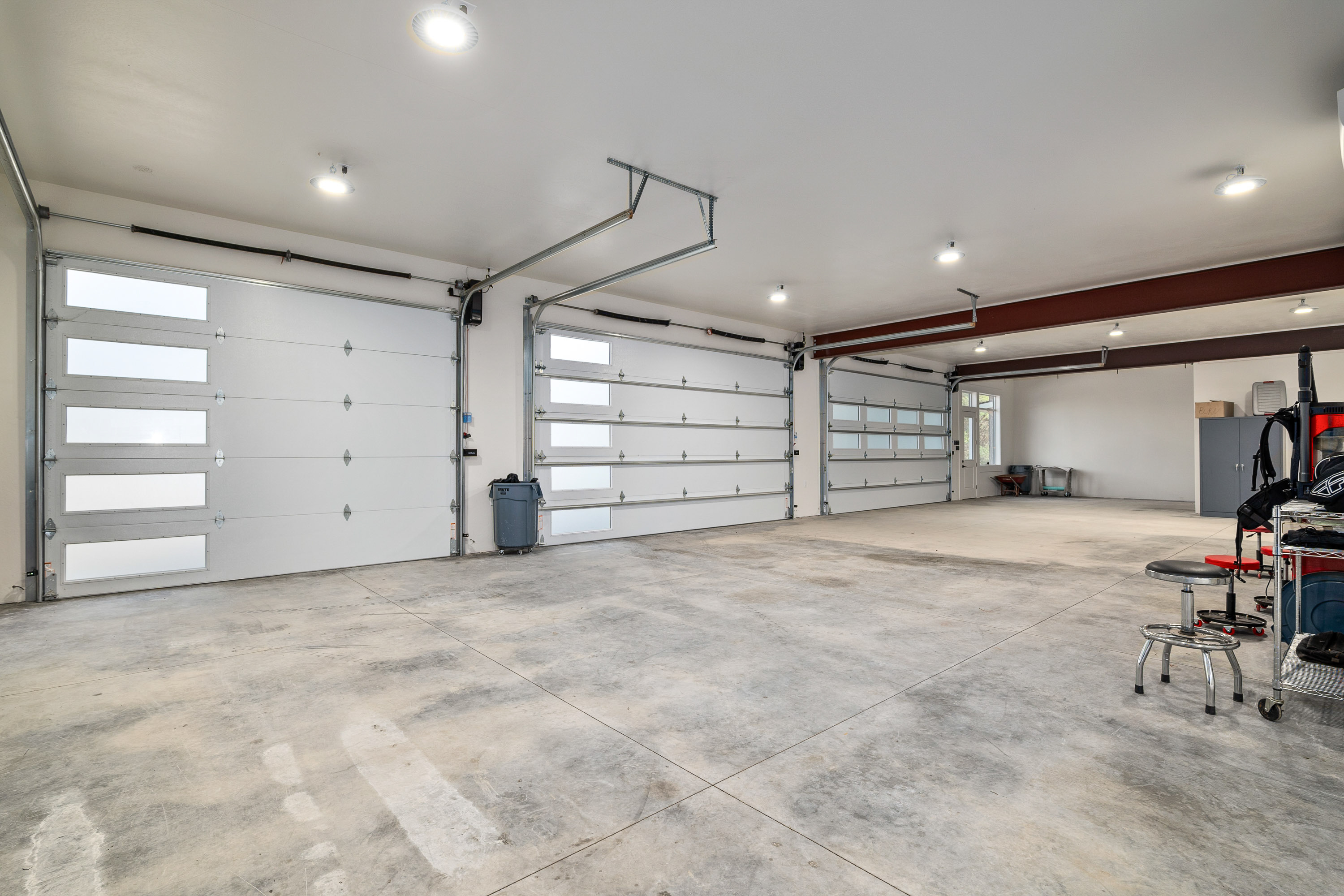 1694 Old Siskiyou Hwy