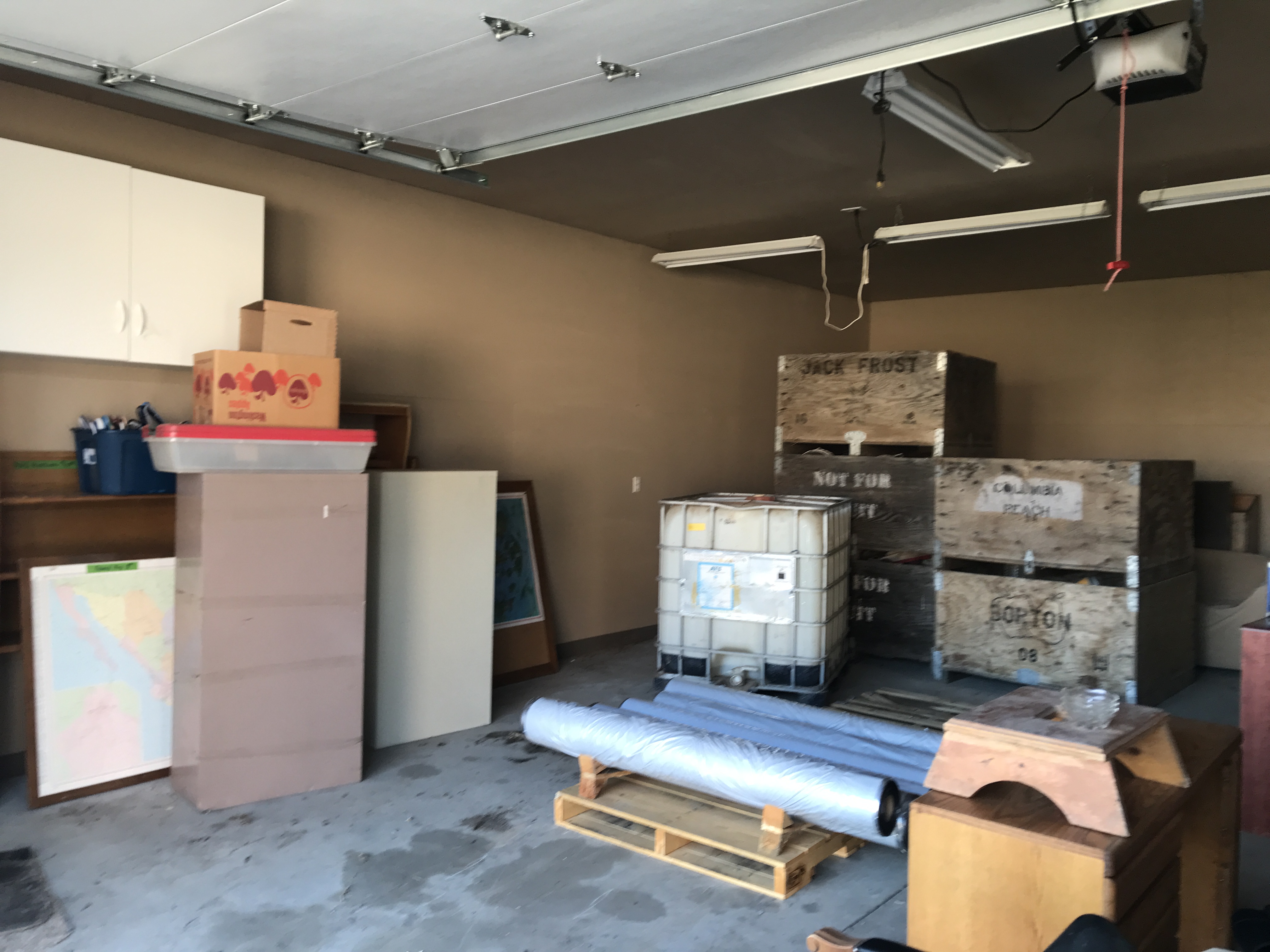 Apple Orchard w Equipment, House and Shops!