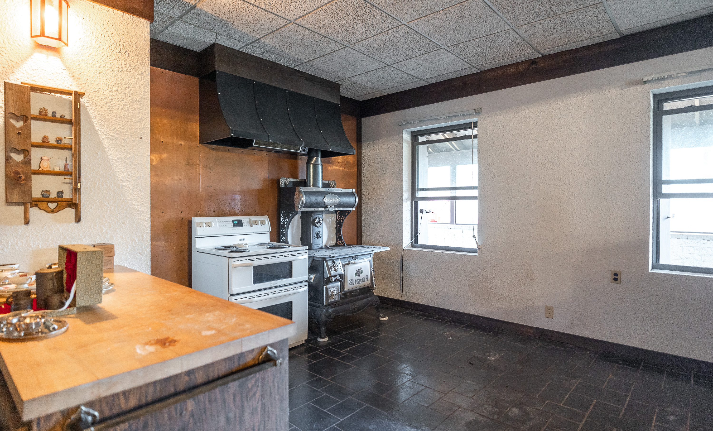 Listing Image 12