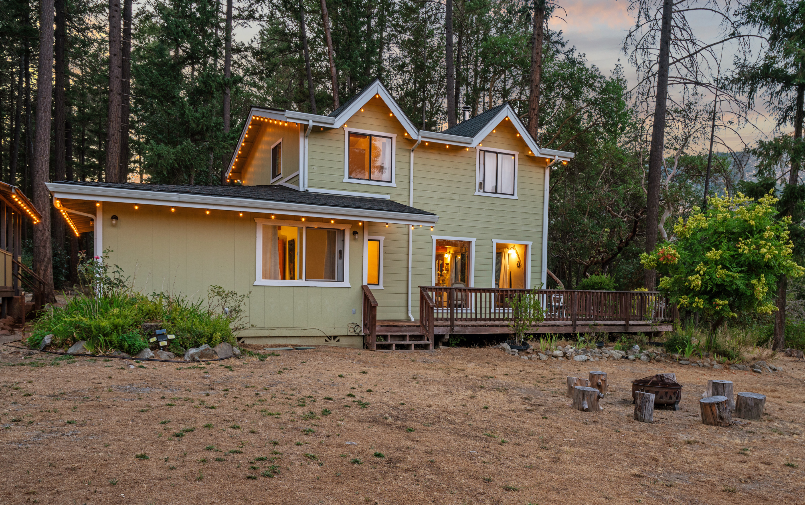 Applegate River Retreat - 11677 Hwy 238