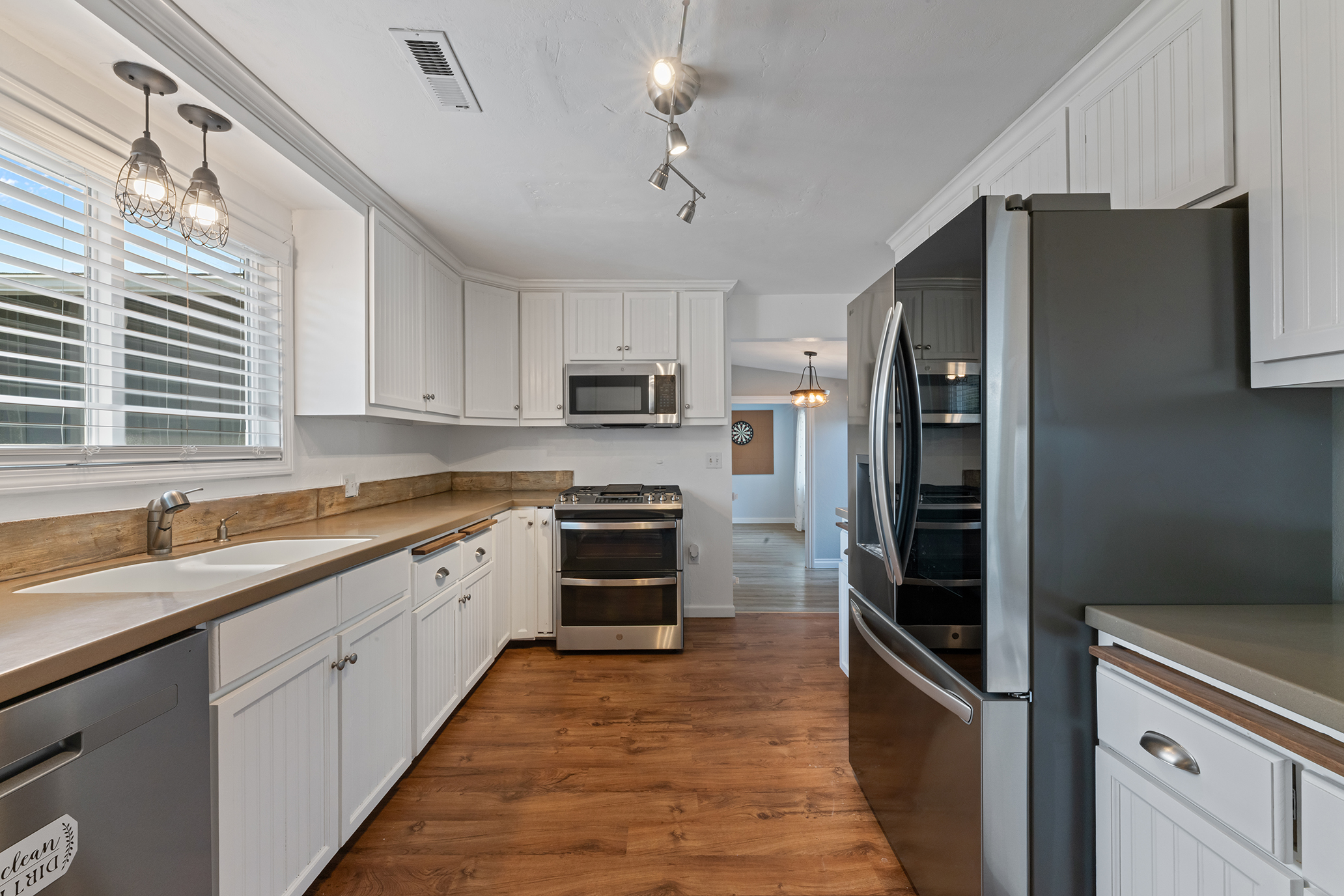 Listing Image 13