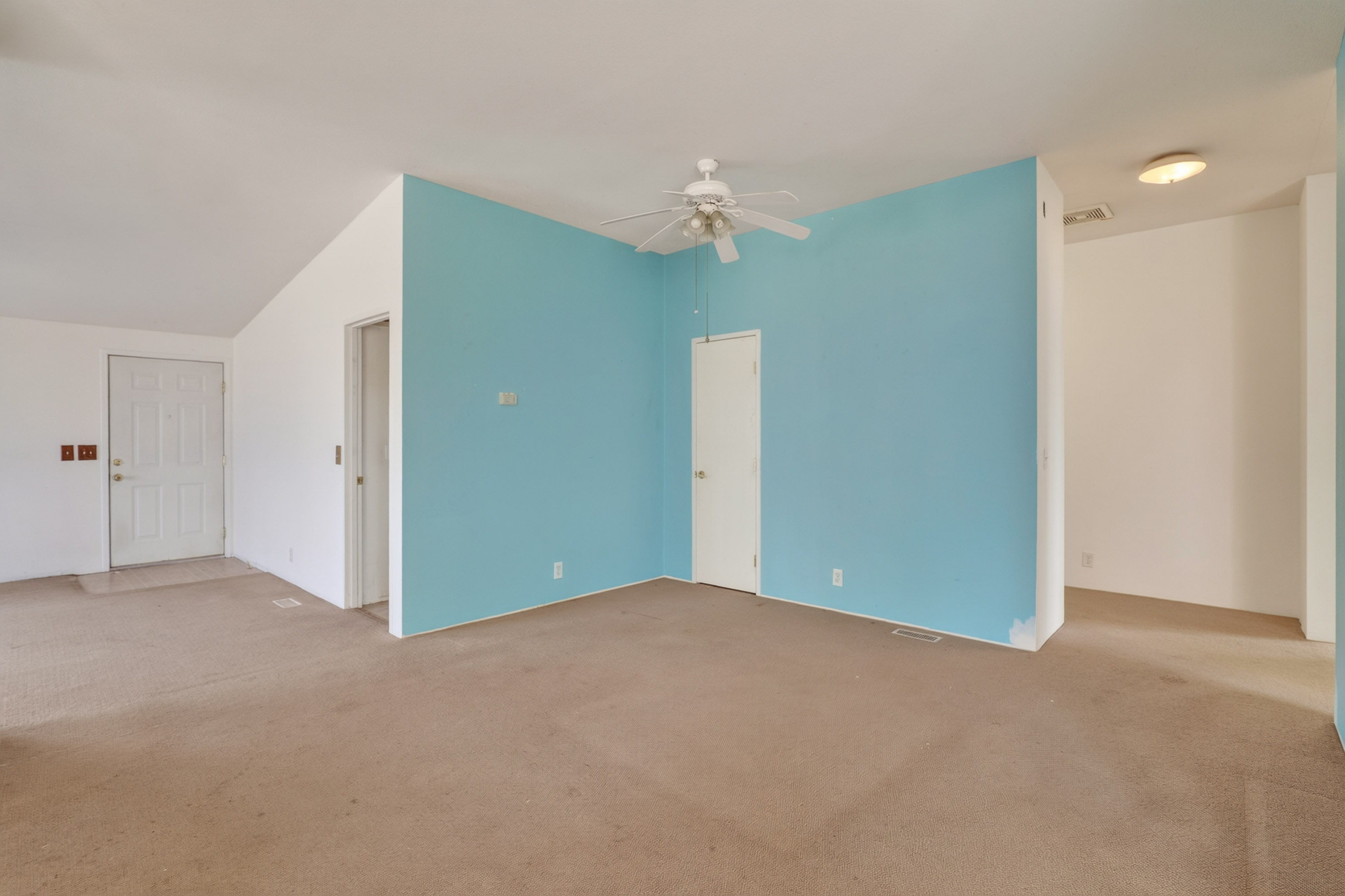 Listing Image 37